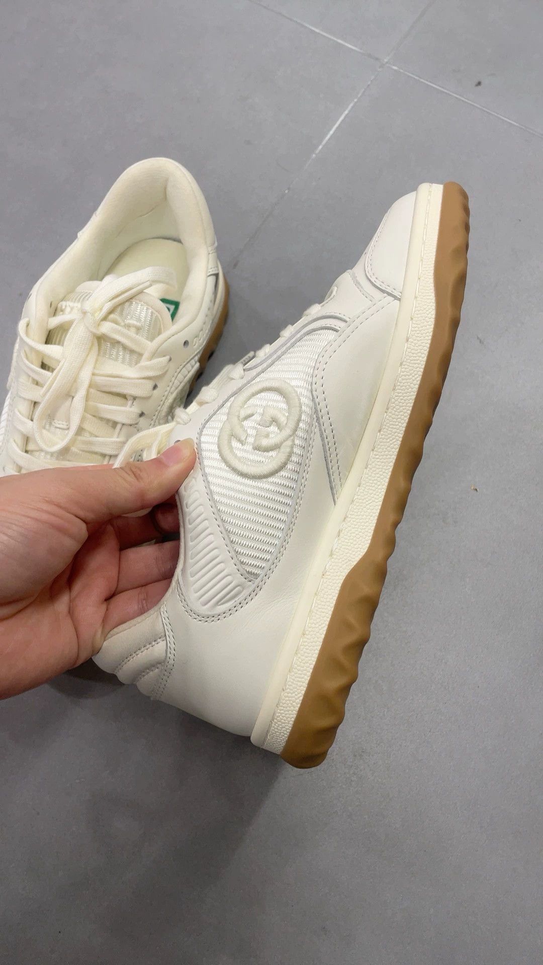 Gucci gucci white sneakers with classic double G logo Size US 5.5 / EU 38 - 4 Thumbnail