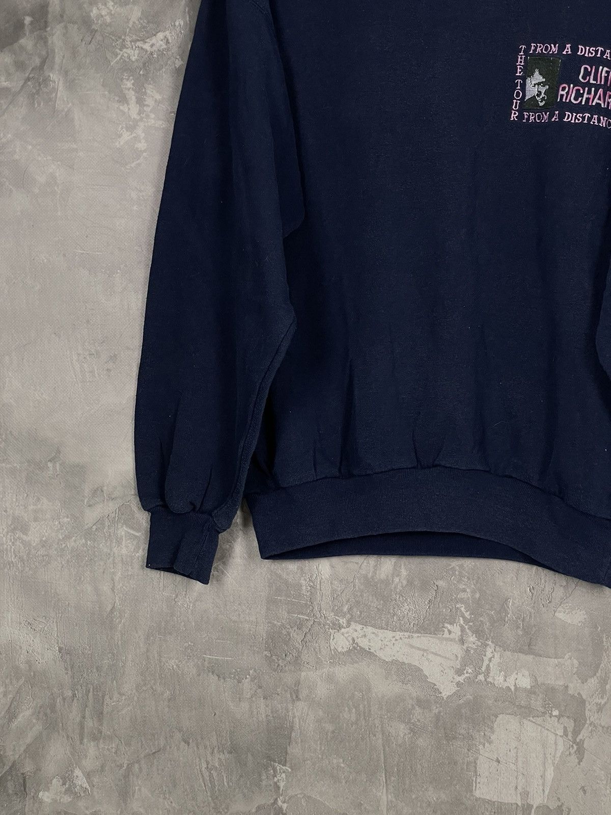 Band Tees × Vintage Vintage Faded Cliff Richard King Of Rock British Sweatshirt Size US M / EU 48-50 / 2 - 5 Thumbnail
