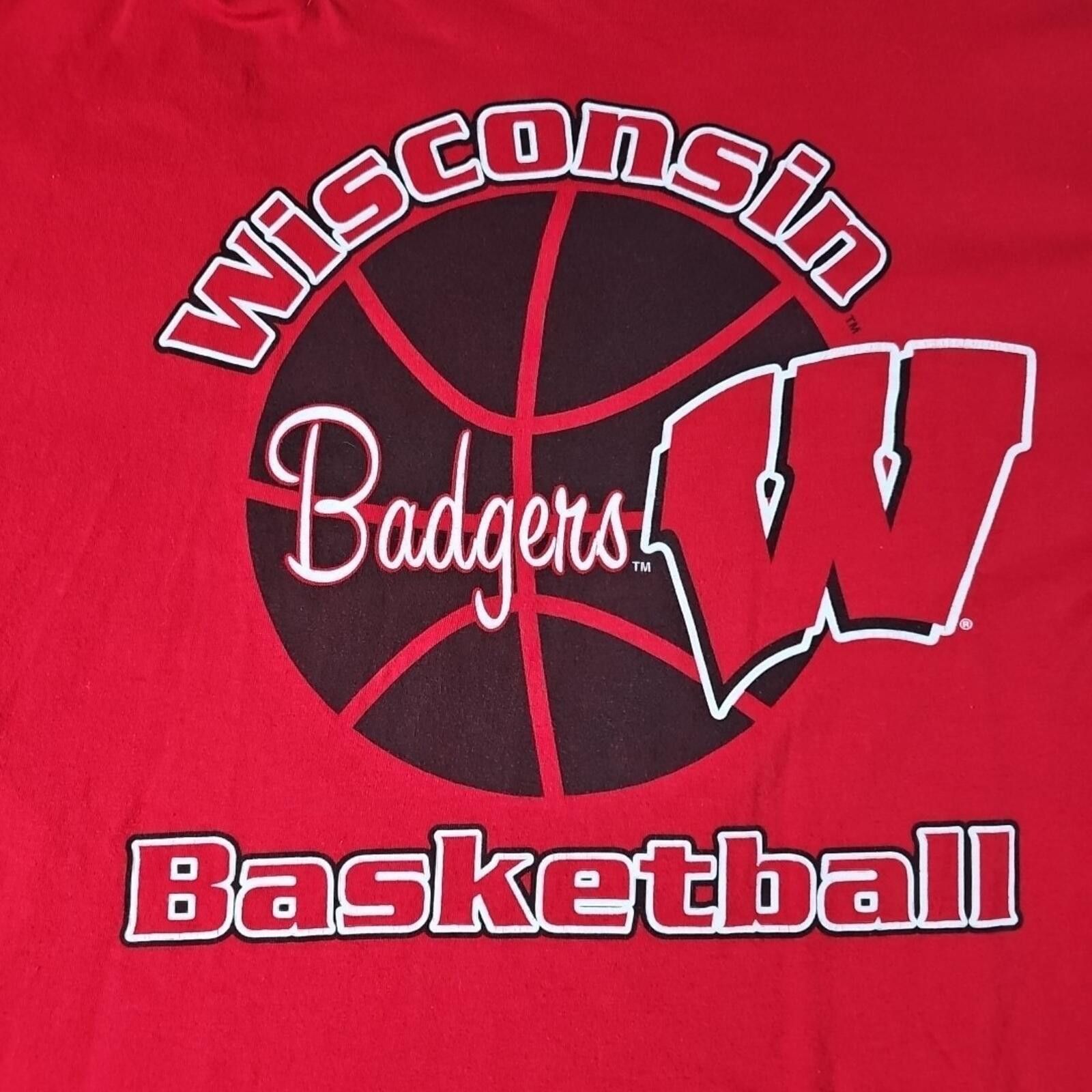 Champion CHAMPS Tshirt Wisconsin Badgers Basketball L Size ONE SIZE - 2 Thumbnail