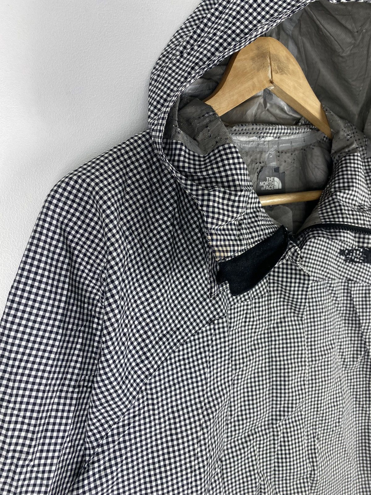 The North Face The North Face Nylon Windbreaker Zipper Jacket Hoodie Size US S / EU 44-46 / 1 - 2 Thumbnail