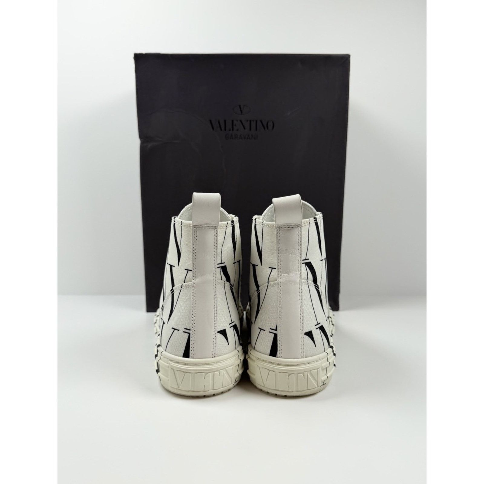 Valentino Size 40EU/7US - Valentino VLTN High Top White Sneakers Size US 7 / EU 40 - 4 Thumbnail
