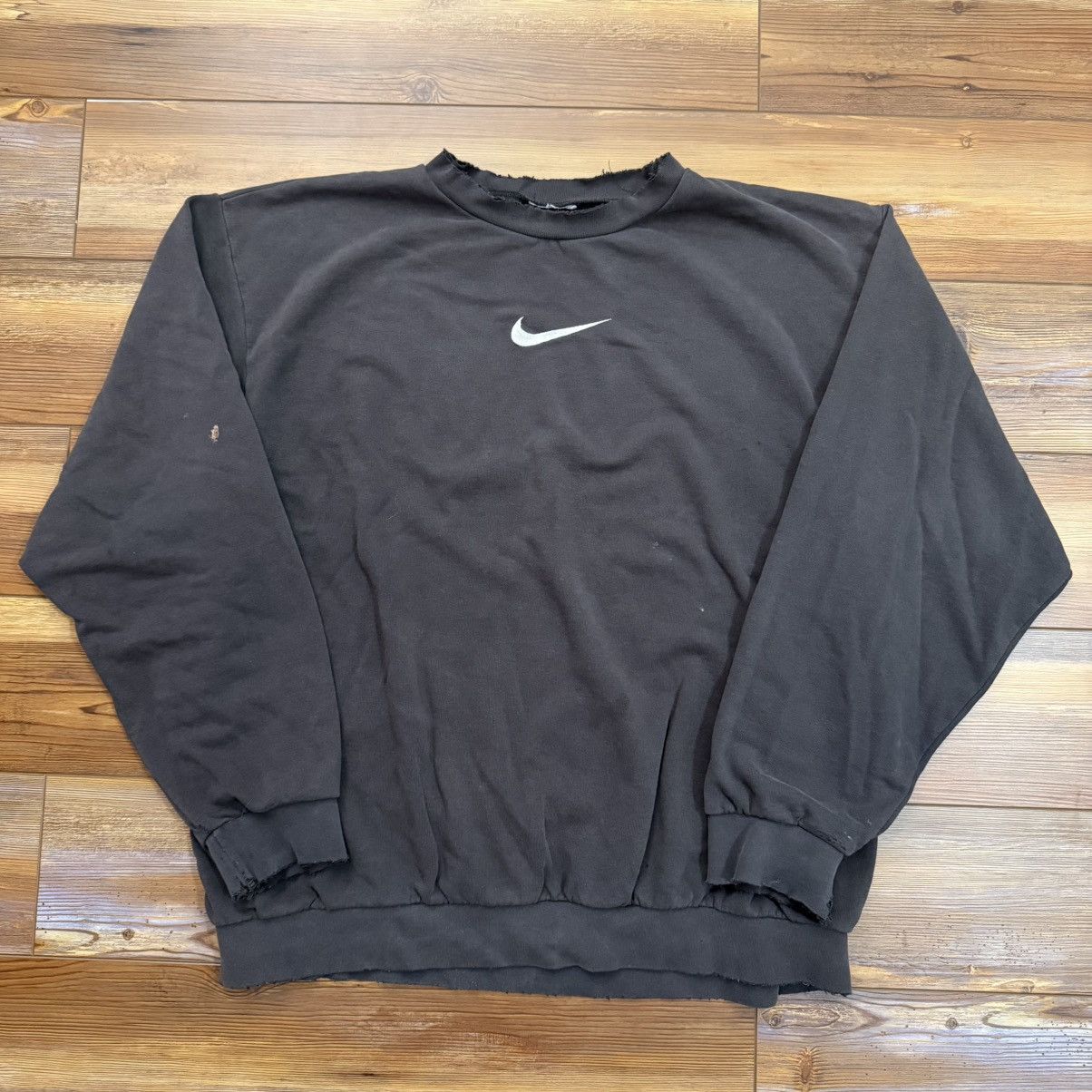 Nike Vintage Nike Center Swoosh Black Crewneck Sweatshirt Size US XL / EU 56 / 4 - 1 Thumbnail
