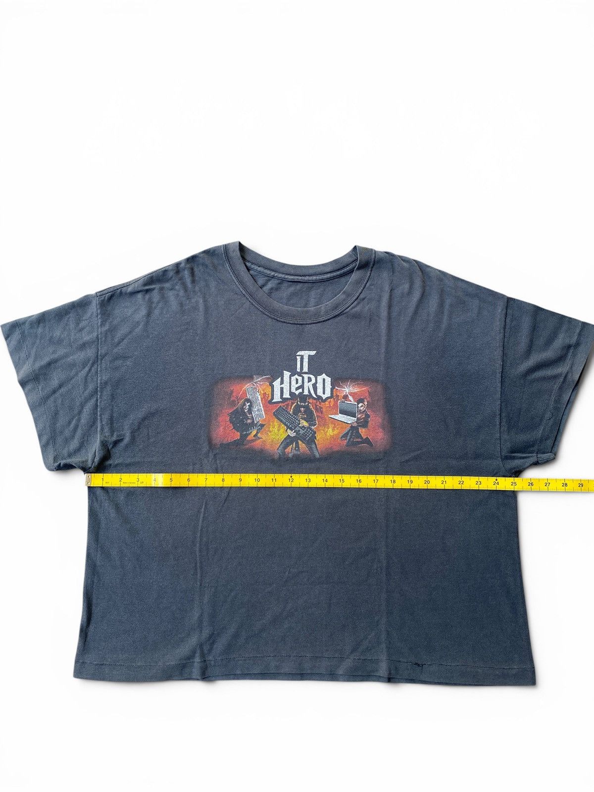 Vintage IT Hero Parody Guitar Hero Graphic Tee Black XL 2008 Boxy Size US XL / EU 56 / 4 - 6 Thumbnail