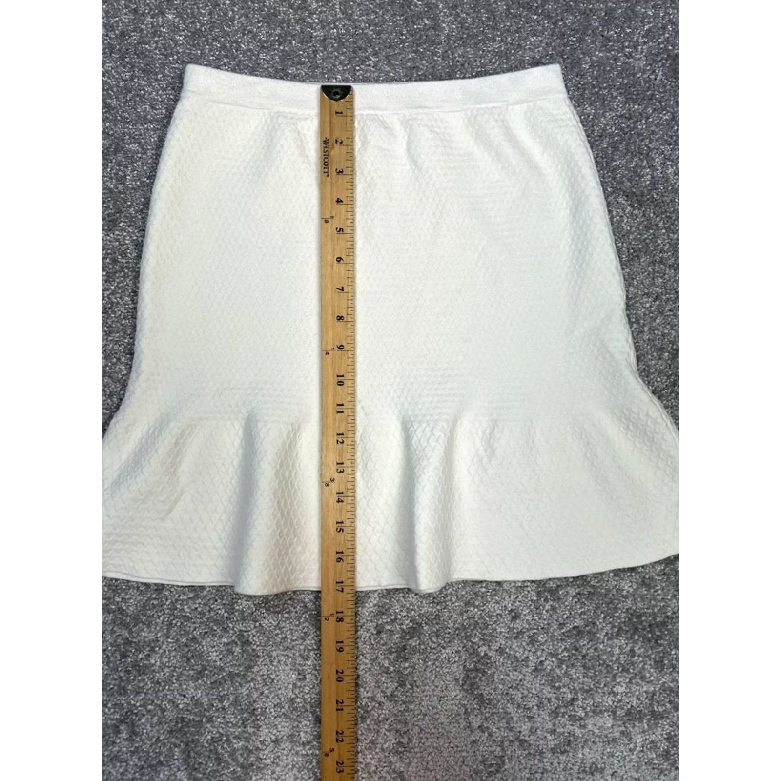 Theory Theory Mini Skirt Womens Small Petite White A Line Diamond Textured Peplum Hem Skirt Short White Womens Theory Size 28" / US 6 / IT 42 - 4 Thumbnail