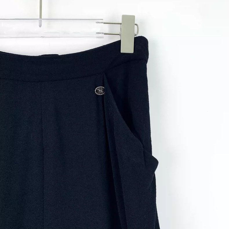 Chanel Chanel Black logo silk straight long skirt Size 24" / US 00 / IT 34 - 3 Thumbnail