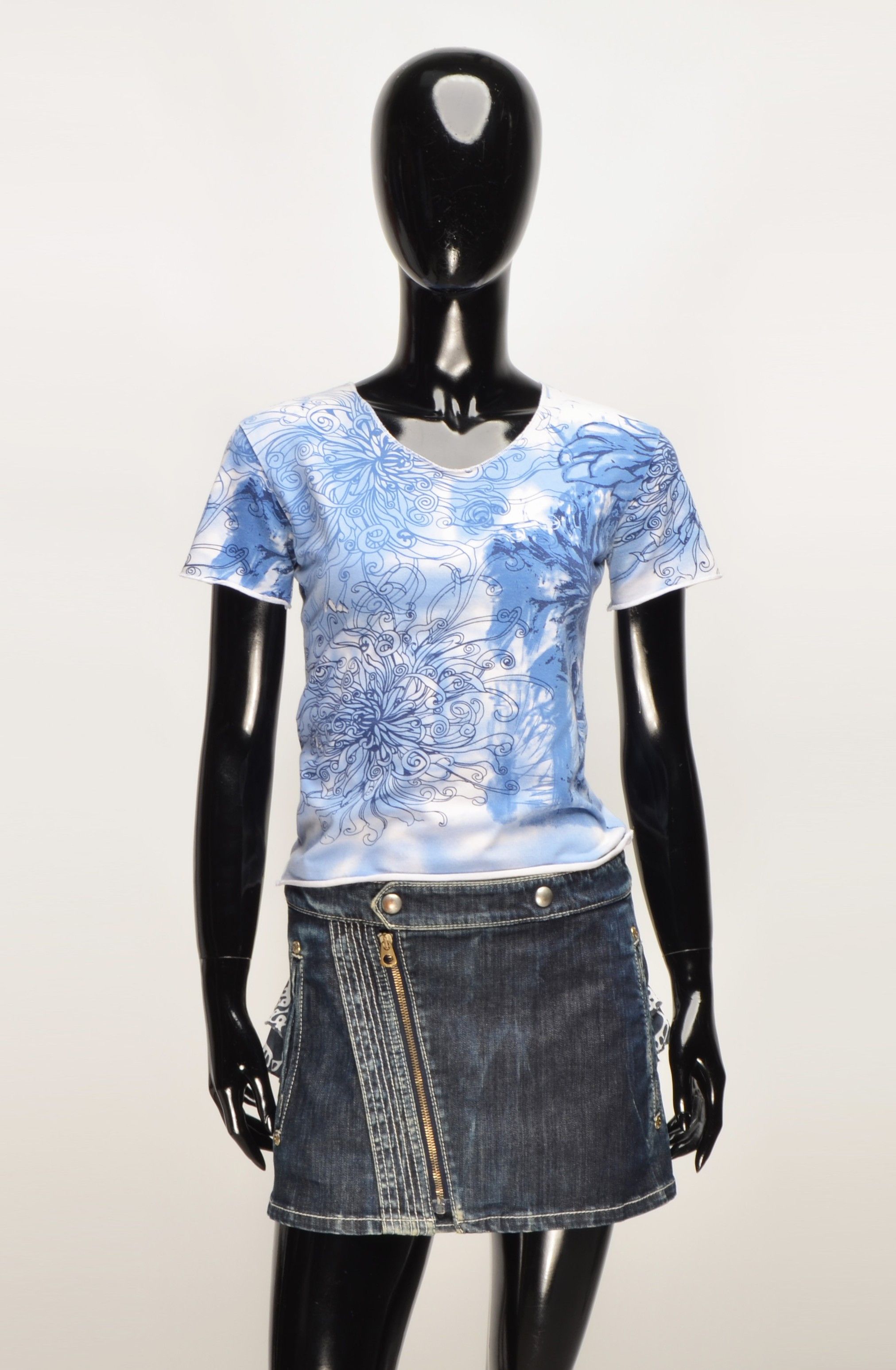 vintage ジョンガリアーノ期　Christian Dior NO1 Tee Dior Vintage Christian Dior by John Galliano Floral Tee Top | Grailed