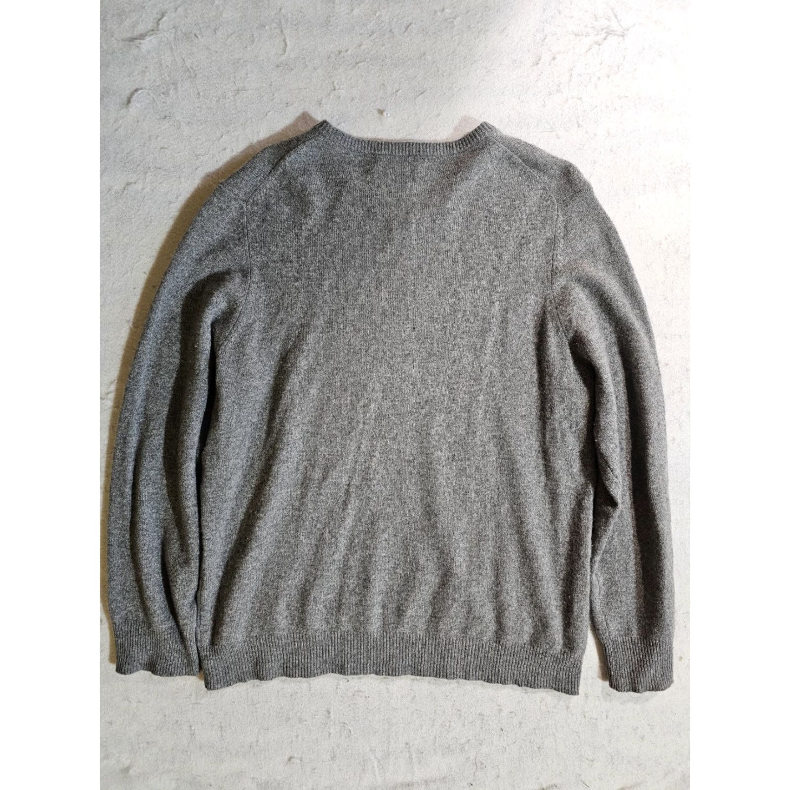 Vintage VINTAGE Marshall Field's 100% Cashmere Pullover Sweater V-Neck Mens XL Gray Size US XL / EU 56 / 4 - 6 Thumbnail