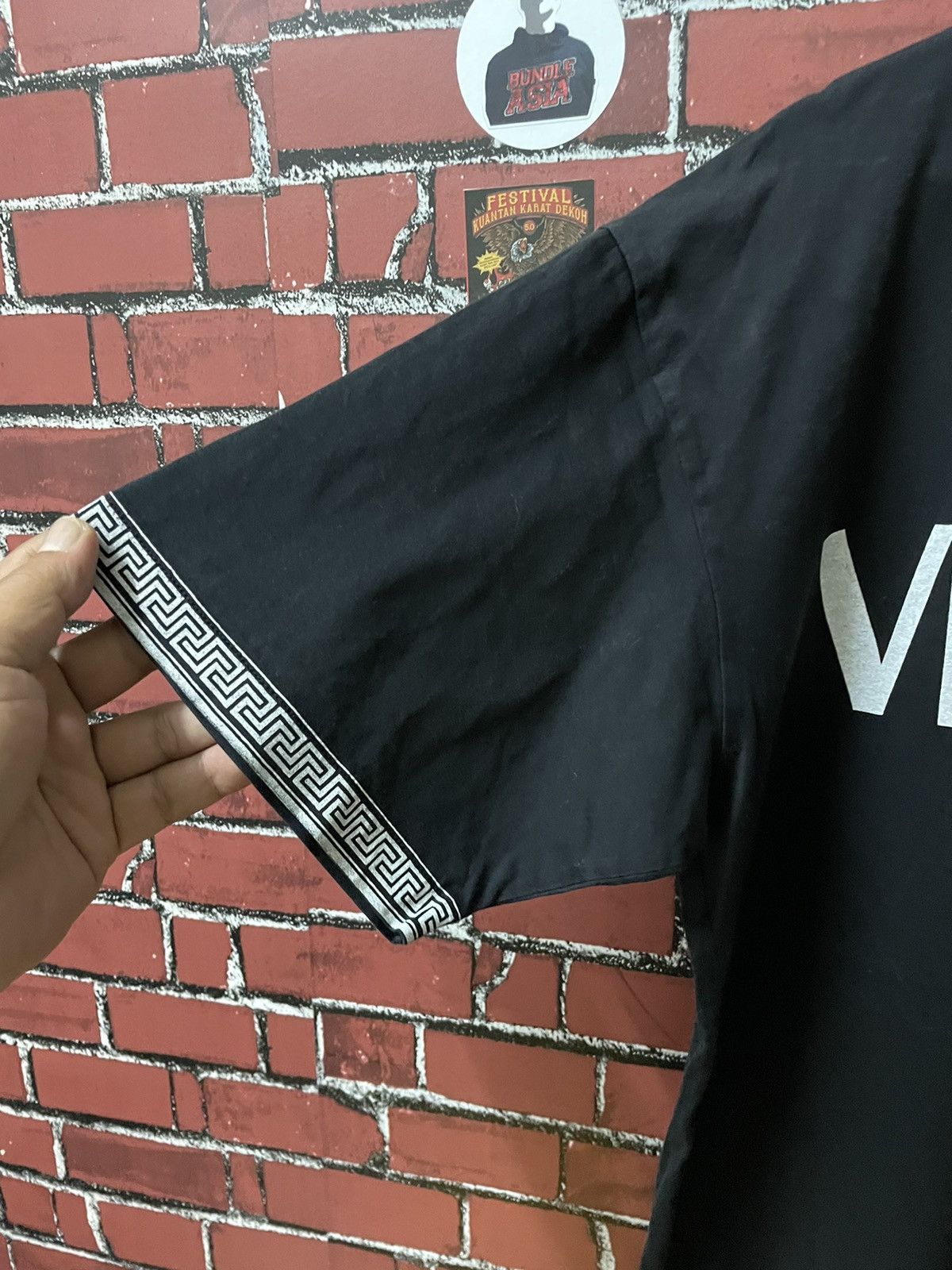 Designer × Japanese Brand × Versace VERSACE CLASSIC V2 Size US L / EU 52-54 / 3 - 5 Thumbnail