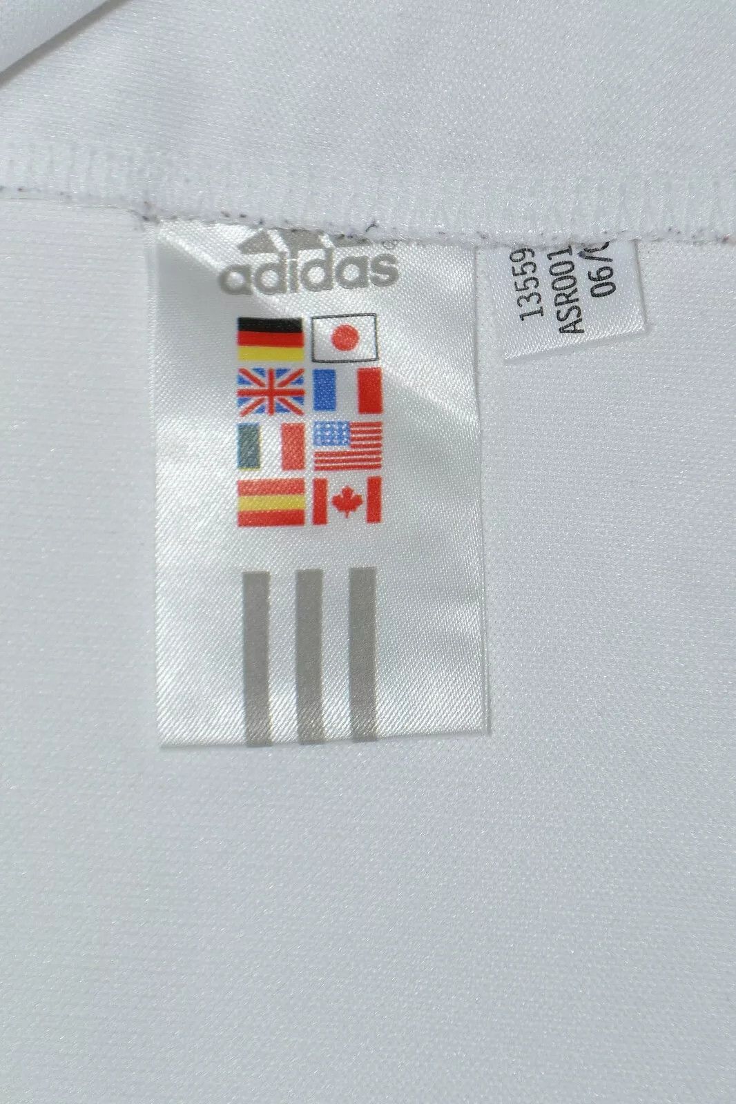 Adidas BAYERN MUNCHEN 2002/2003 HOME FOOTBALL SHIRT ADIDAS SIZE S Size US S / EU 44-46 / 1 - 7 Thumbnail
