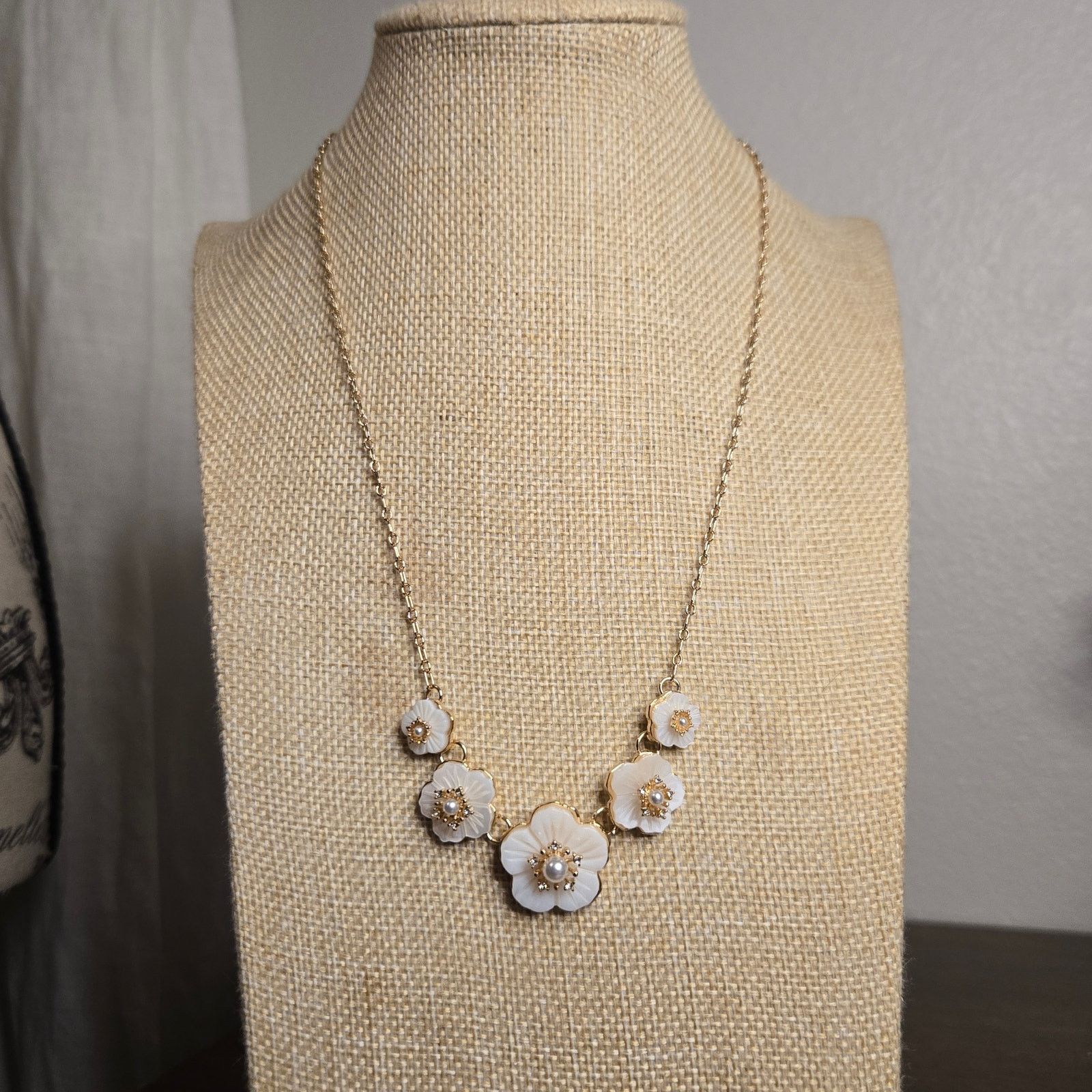 Pearled Ivory Gold Tone Ivory Floral Statement Necklace Spring Estate Glam Size ONE SIZE - 12 Thumbnail