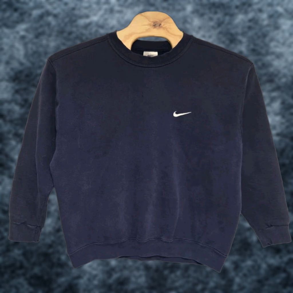 Nike VINTAGE Nike Sweatshirt Mens Large Blue Crewneck Mini Swoosh DISTRESSED USA 90s Size US L / EU 52-54 / 3 - 1 Thumbnail