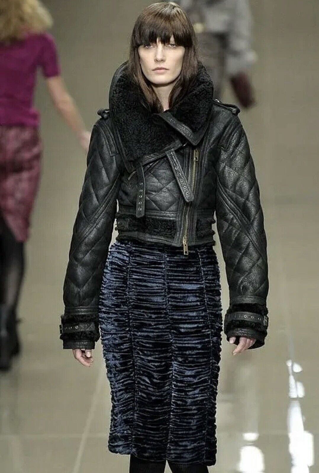 Burberry Prorsum 2010 Runway Cropped Iceland Shearling Cracked Leather Jacket Size S / US 4 / IT 40 - 2 Thumbnail