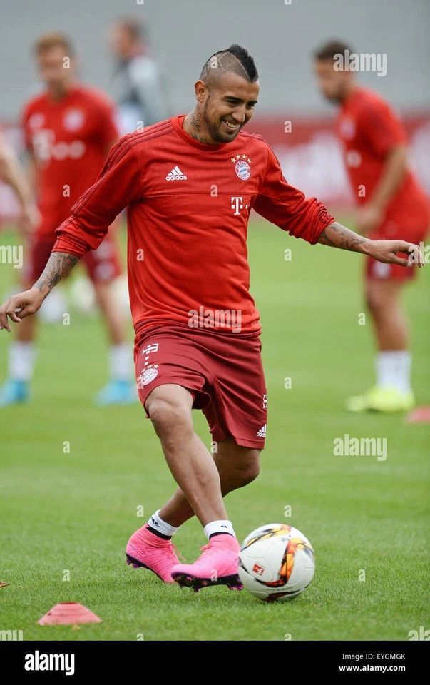 Adidas BAYERN MUNICH 2015 TRAINING FOOTBALL SHIRT SOCCER JERSEY Size US M / EU 48-50 / 2 - 9 Thumbnail