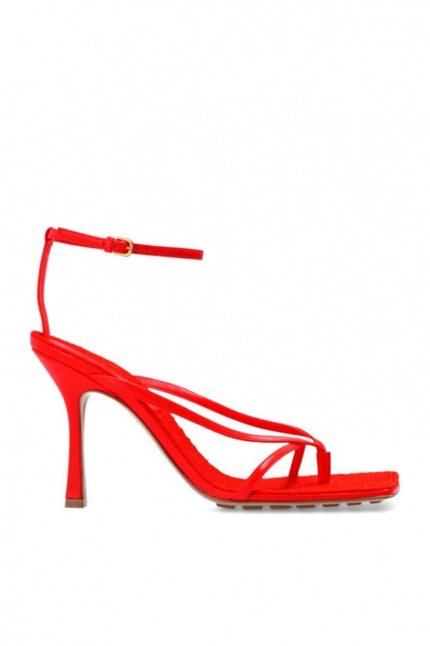 o1bcso1str0924 Stretch in Red