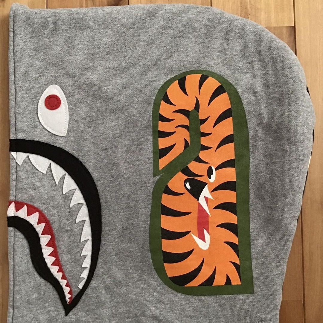 Bape 💫Glow in the dark💫 BAPE city camo shark full zip hoodie APE Size US XL / EU 56 / 4 - 6 Thumbnail