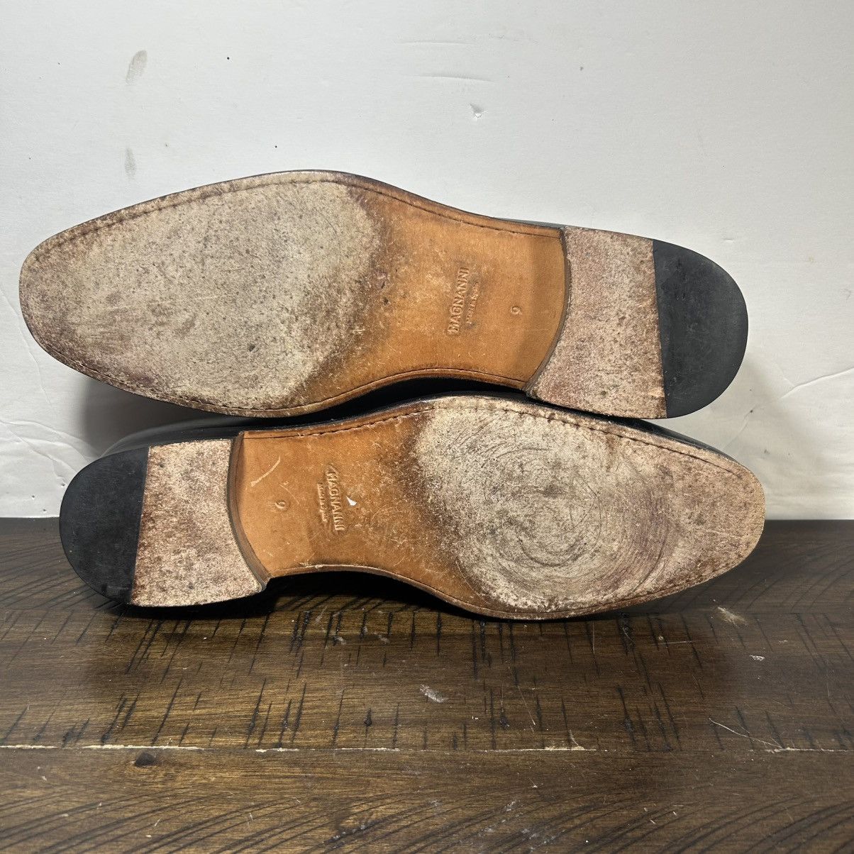 Magnanni Magnanni Raso II is a men's slip-on loafer Men Sz 9M Size US 9 / EU 42 - 5 Thumbnail