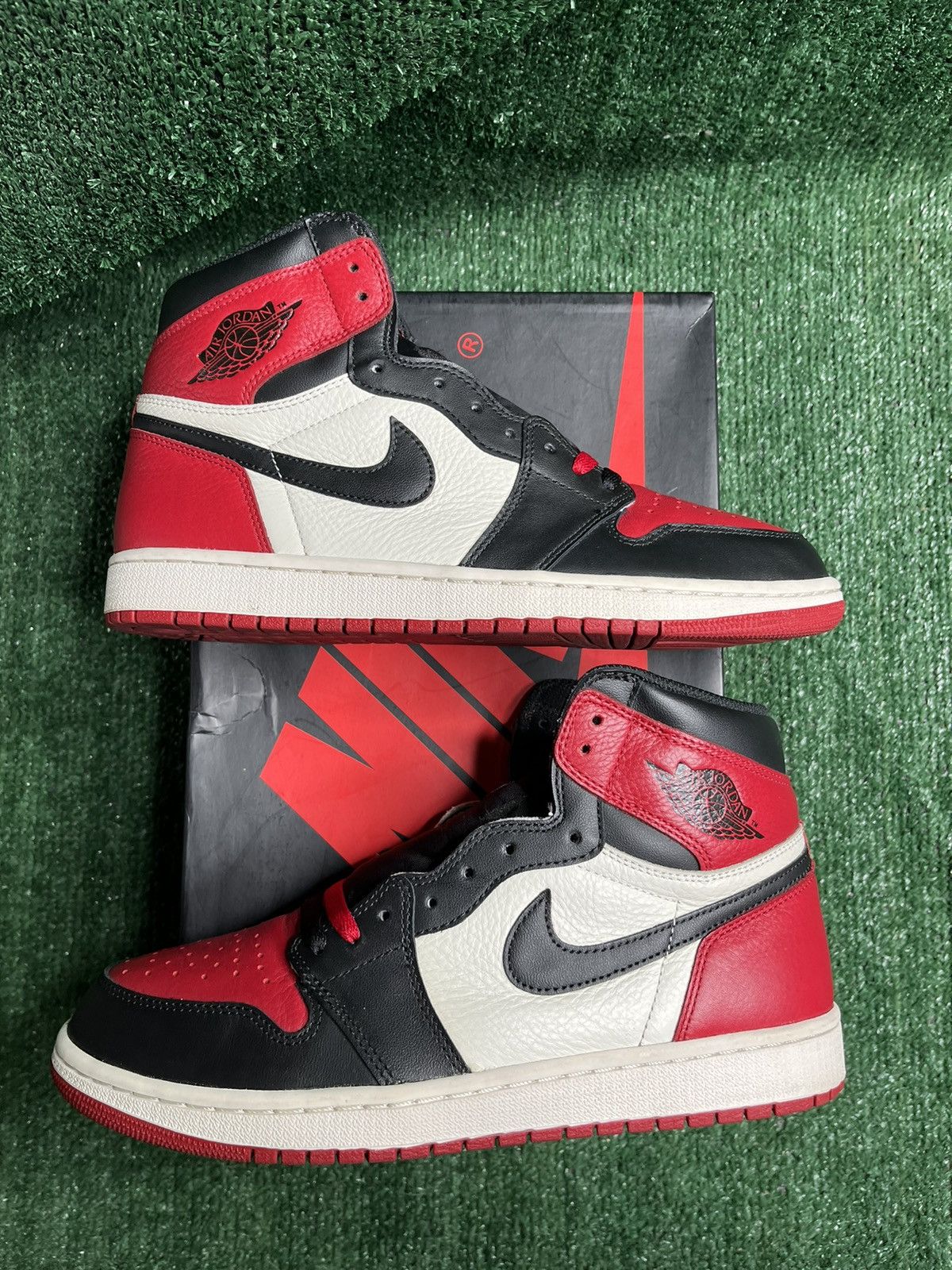 image of Air Jordan 1 Bred Toe Shoes, Men's (Size 10)