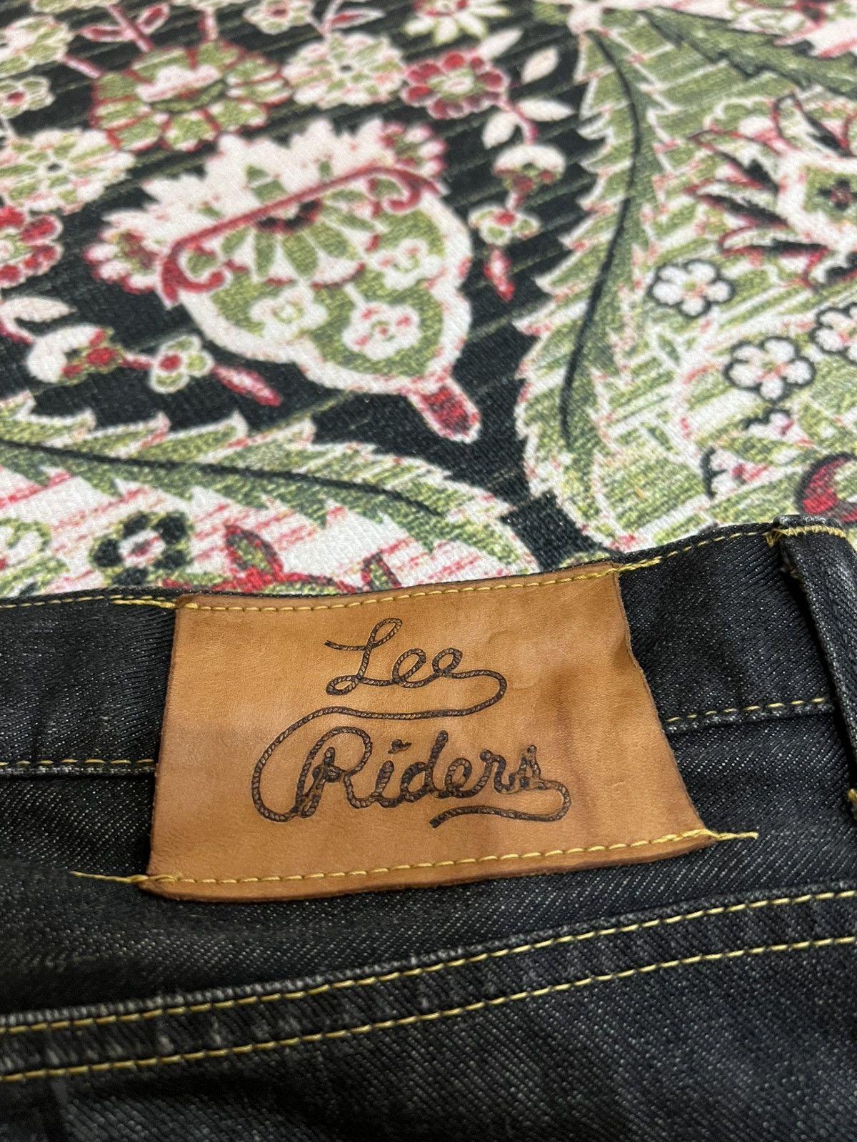 Japanese Brand Vintage 90’s style Lee Rider Super Black Distress Jeans Size US 33 - 16 Thumbnail