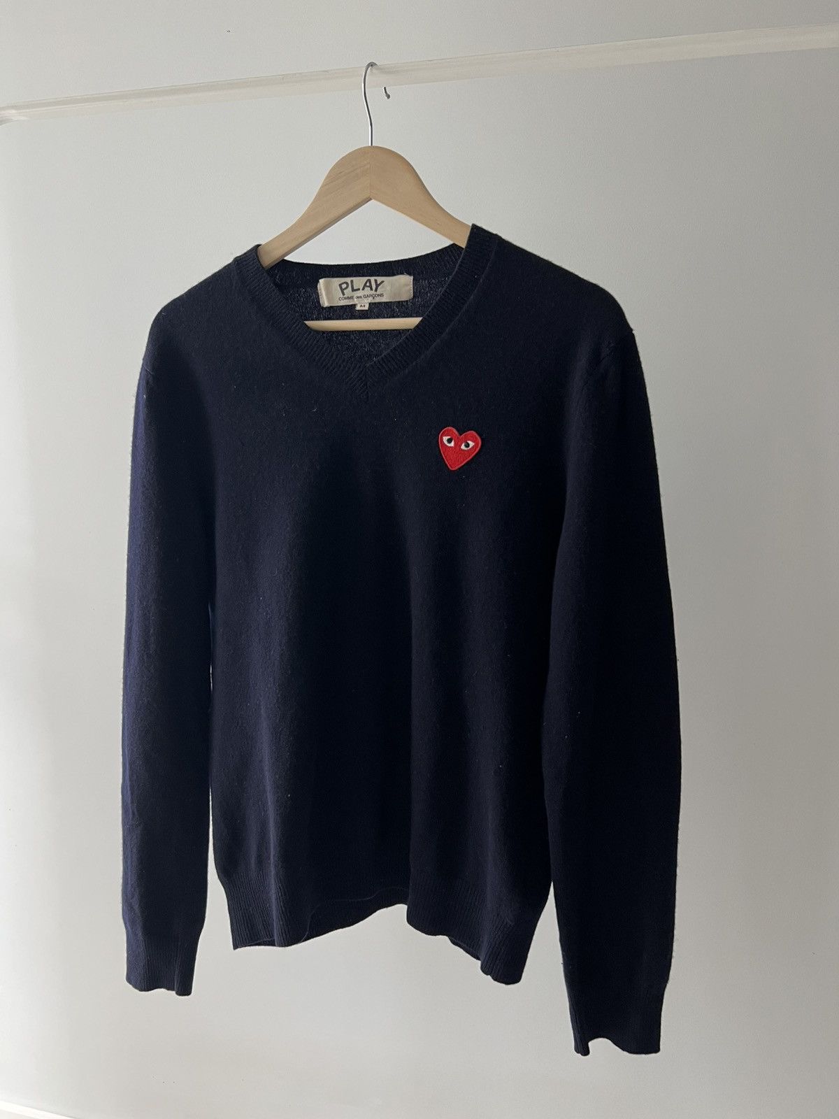 Comme des Garcons Comme des Garçons Blue PLAY V-neck Sweater Japan Medium Size US M / EU 48-50 / 2 - 3 Thumbnail