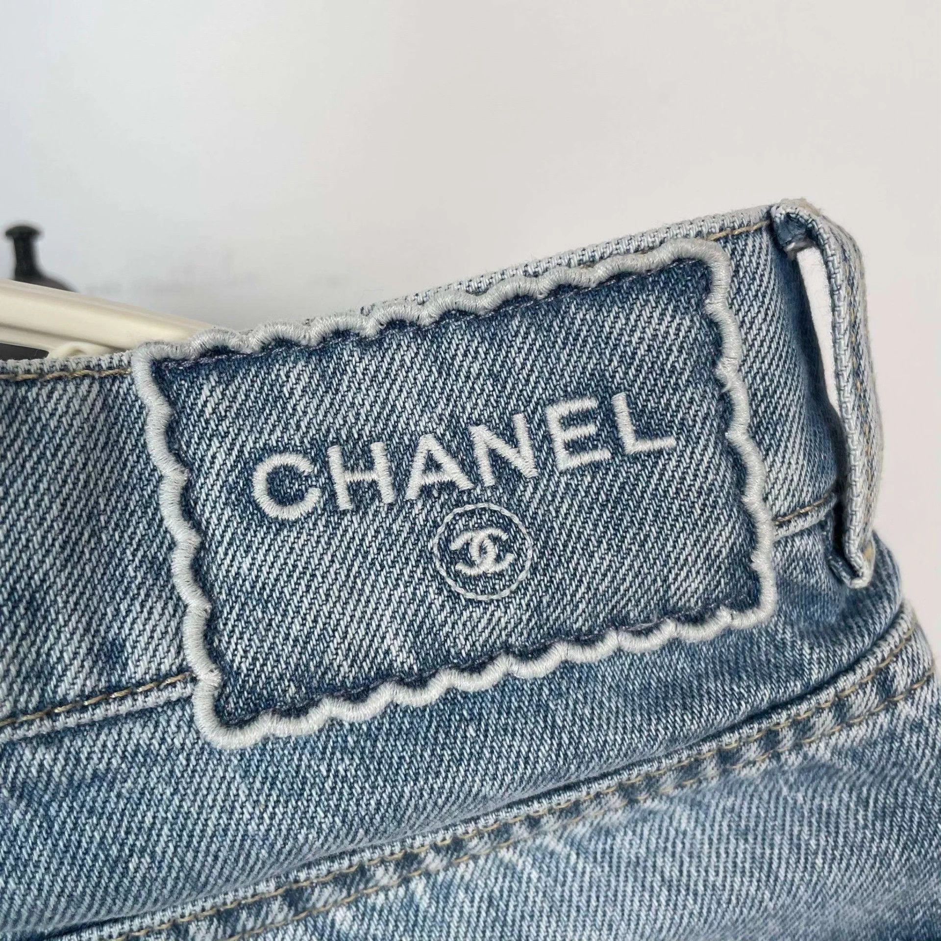 Chanel Chanel 25M Mcoco Beach Denim Short 34 A Grade Size 25" / US 0 / IT 36 - 4 Thumbnail