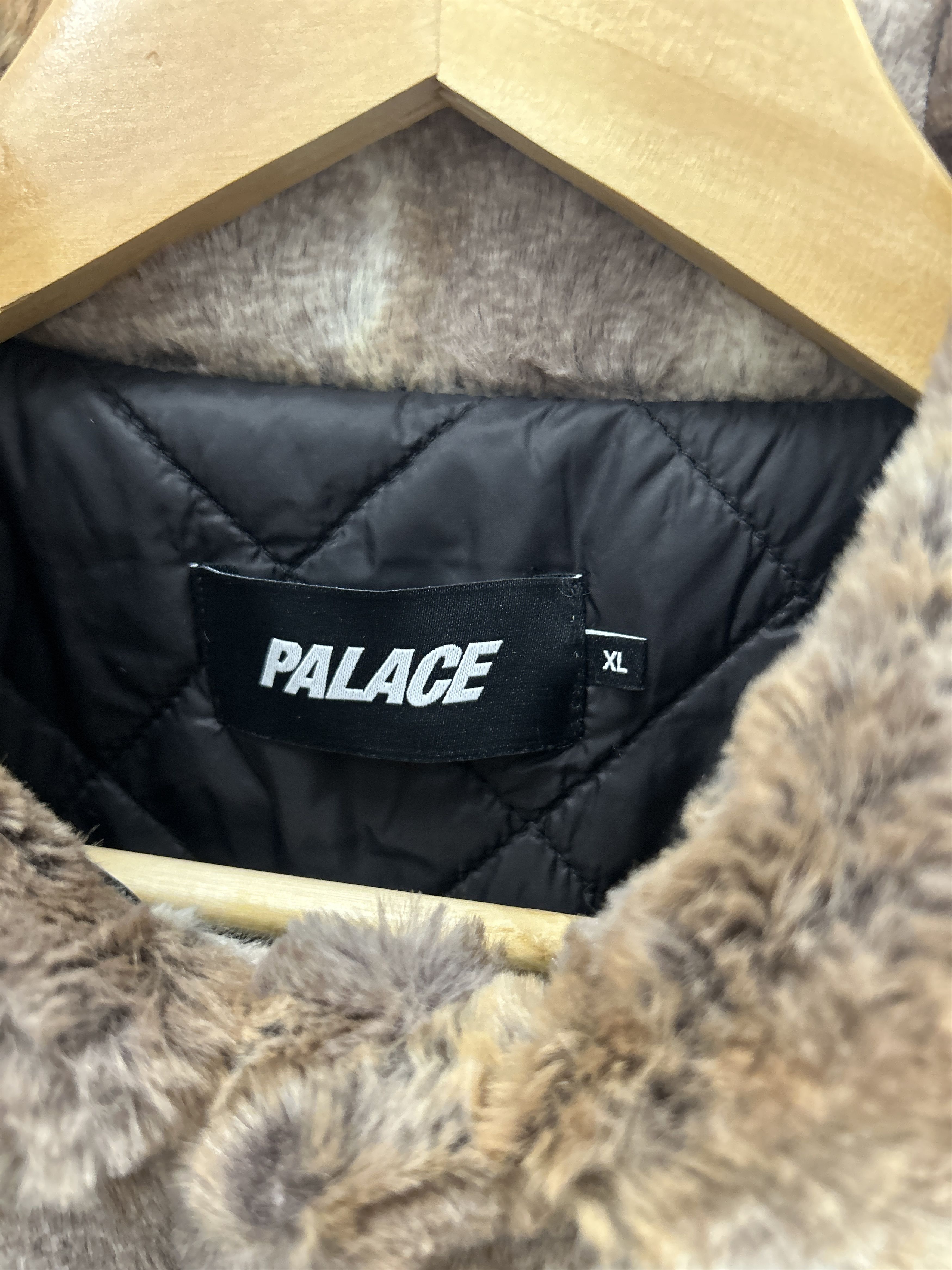 Palace palace furry trucker jacket brown Size US XL / EU 56 / 4 - 4 Thumbnail