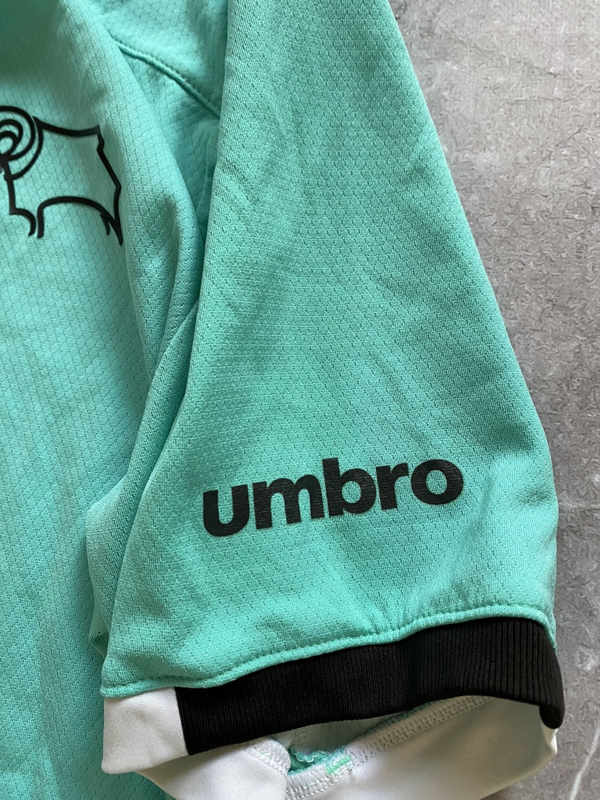 Umbro × Vintage Rare Umbro Derby County FC 2016-17 Third Soccer Jersey Size US L / EU 52-54 / 3 - 10 Thumbnail