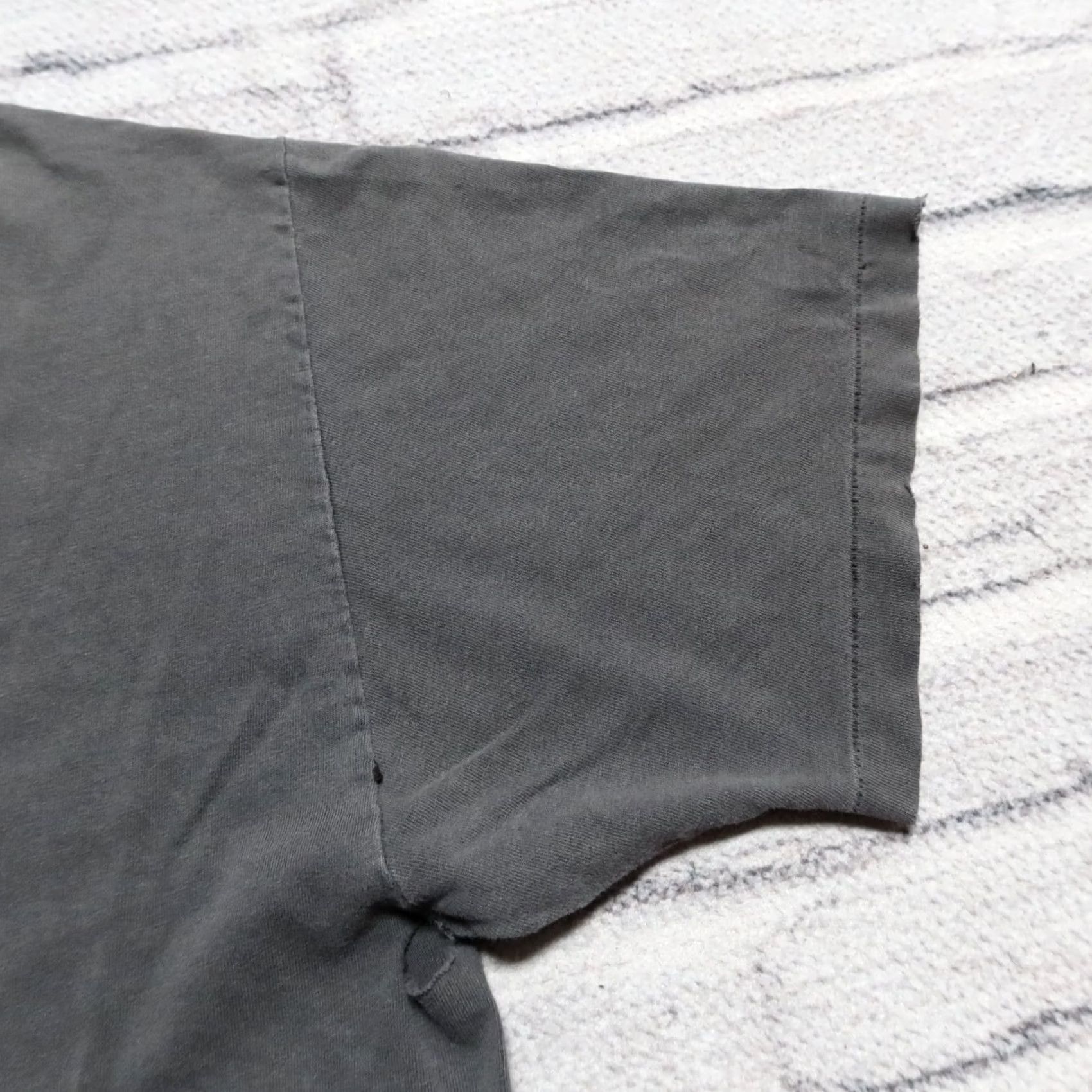 Vintage VINTAGE Consolidated Skateboards Shirt XL Grey Logo 90s Mens (Adults) Size US XL / EU 56 / 4 - 5 Thumbnail