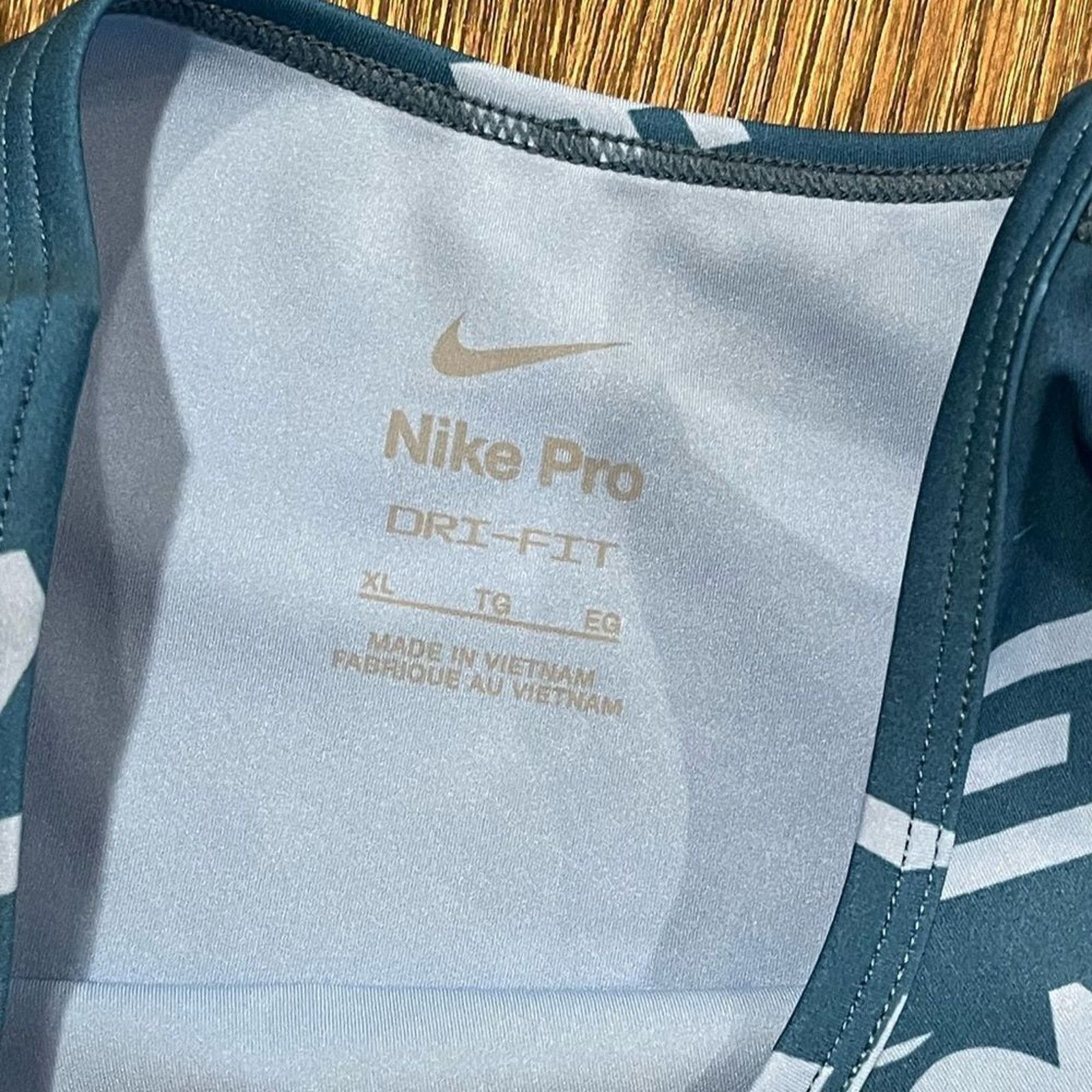 Nike NWT Nike Pro Dri-FIT Crop Training Tank Top Logo Allover XL Size XL / US 12-14 / IT 48-50 - 3 Thumbnail