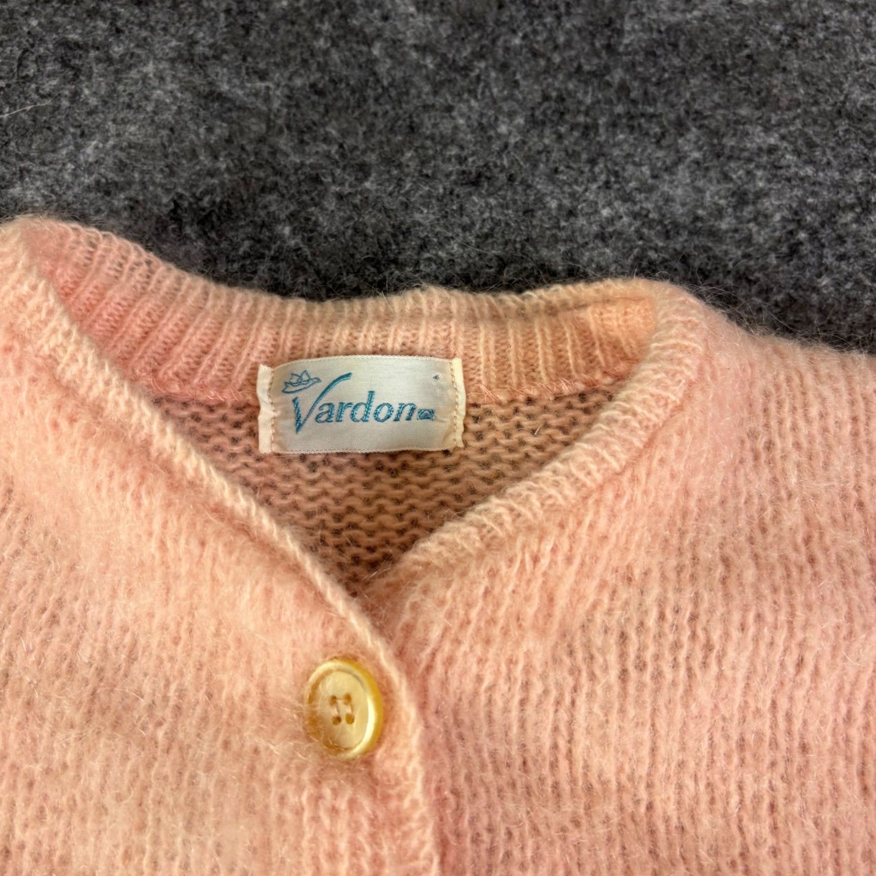 Vintage VINTAGE Vardon Soft Pink Fuzzy Mohair Blend Cardigan Sweater Women's S Pink 90s Button Size S / US 4 / IT 40 - 5 Thumbnail