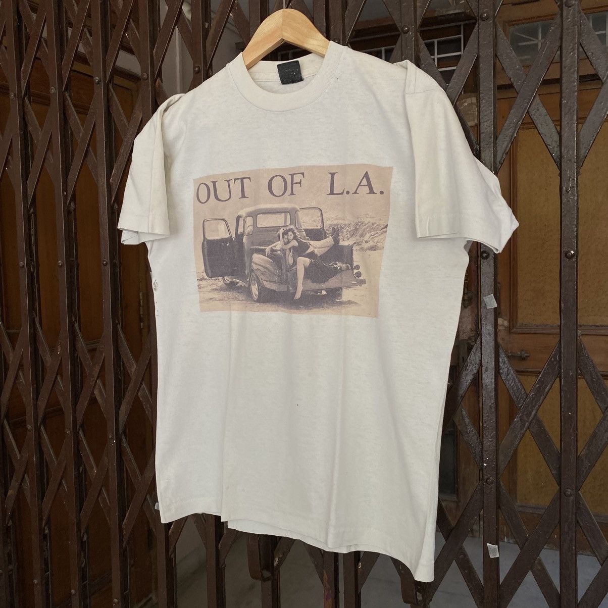 Band Tees Vintage 90s Red Hot Chilli Pepper Out of L.A Album T shirt Size US L / EU 52-54 / 3 - 2 Thumbnail