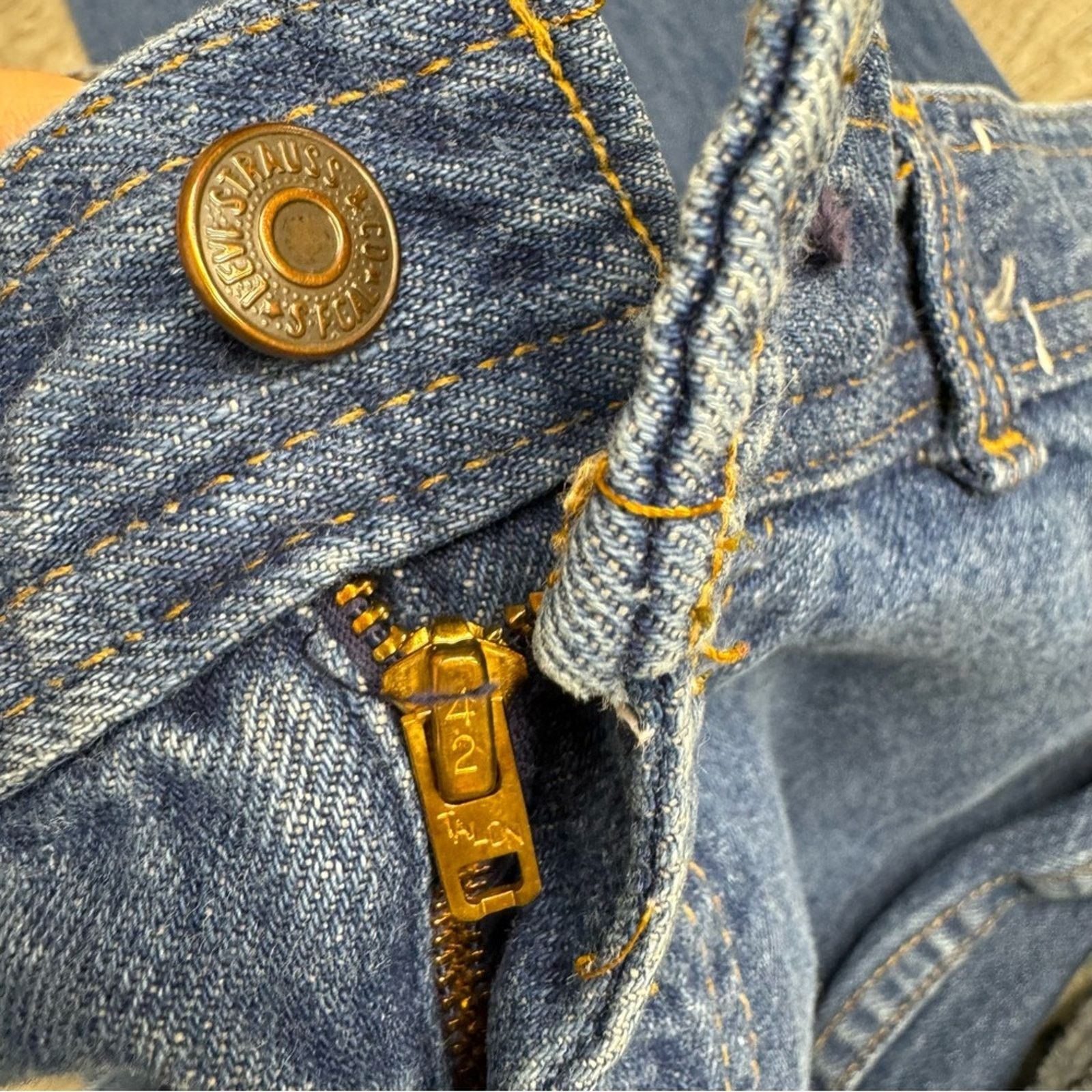 Levi's Vintage 70s Levi’s Wide Leg Jeans High Rise Flare Talon USA Size 30" / US 8 / IT 44 - 5 Thumbnail