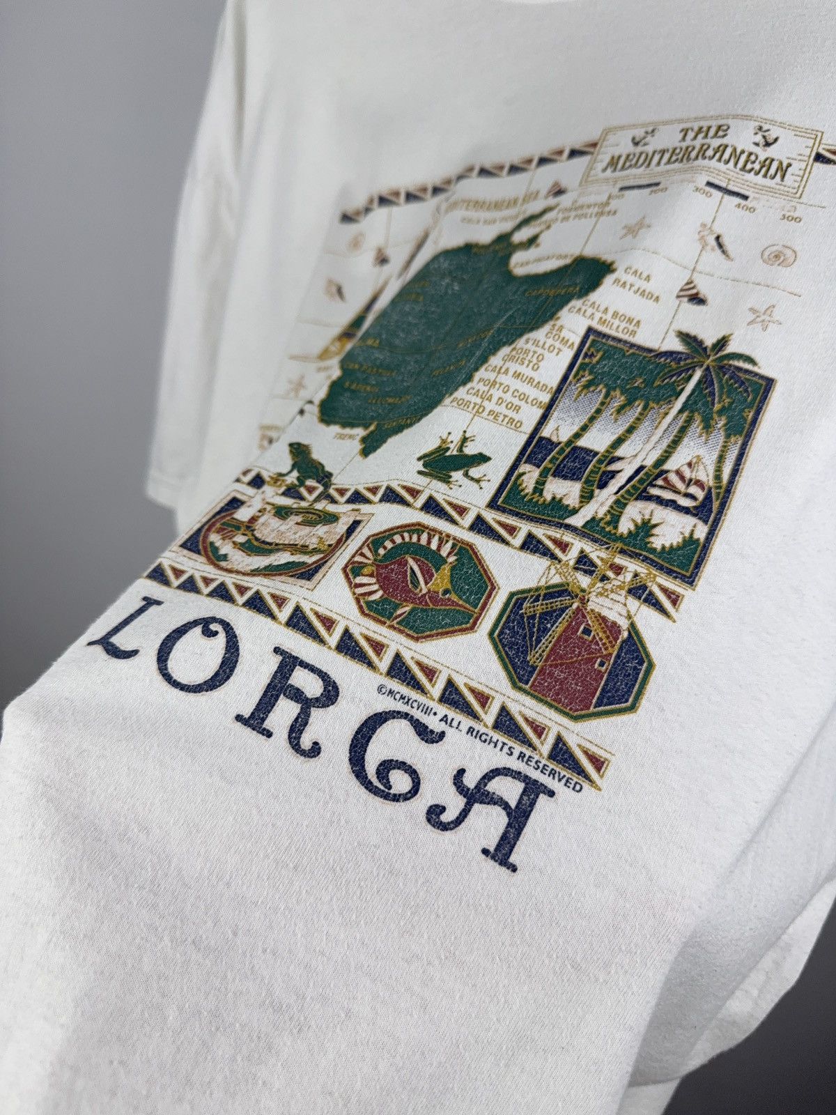 Vintage Vintage 90s ART Mallorca Tourist Graphic Travel Map Tee Size US XL / EU 56 / 4 - 8 Thumbnail