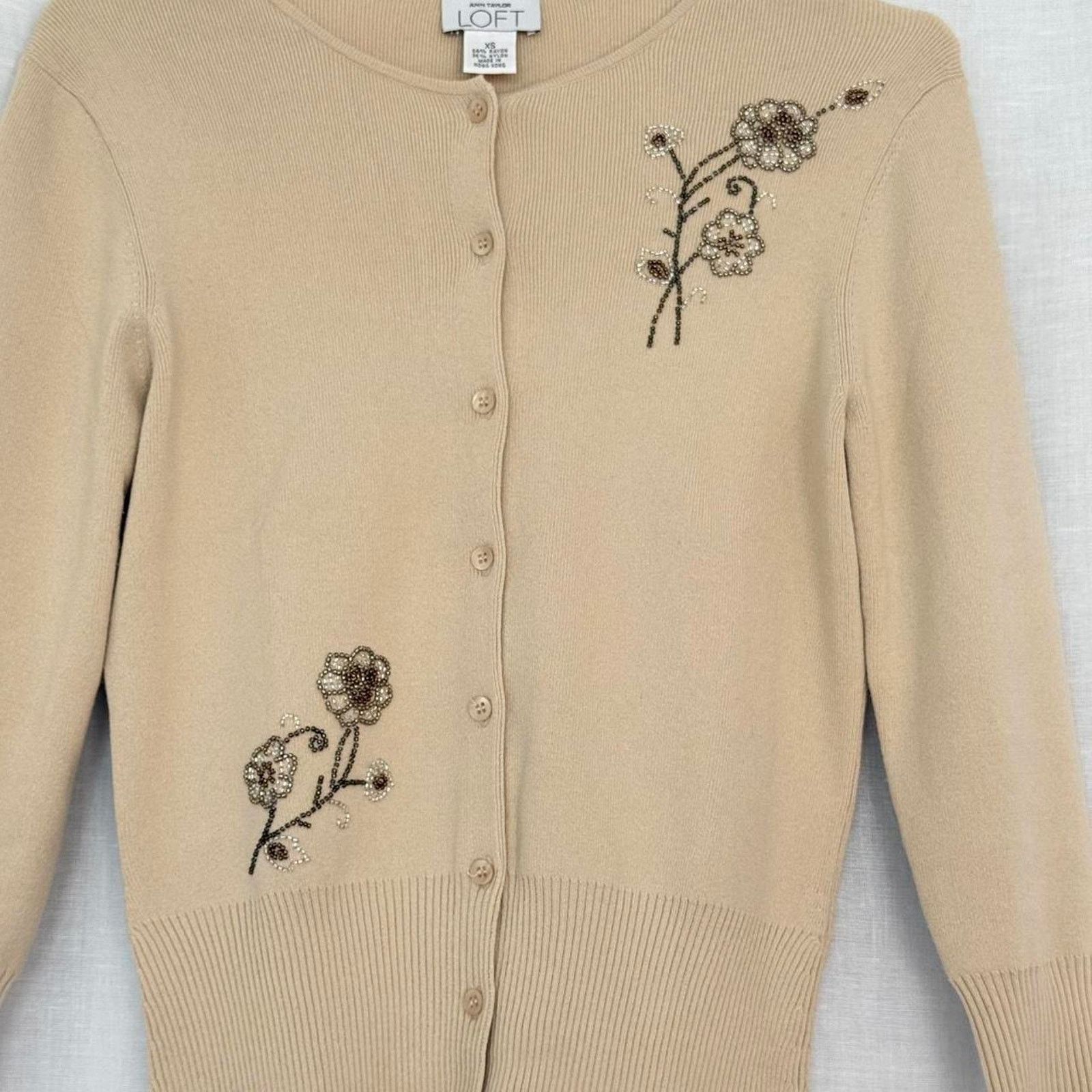 Loft ✿ y2k beaded floral cardigan ✿ Size XS / US 0-2 / IT 36-38 - 3 Thumbnail