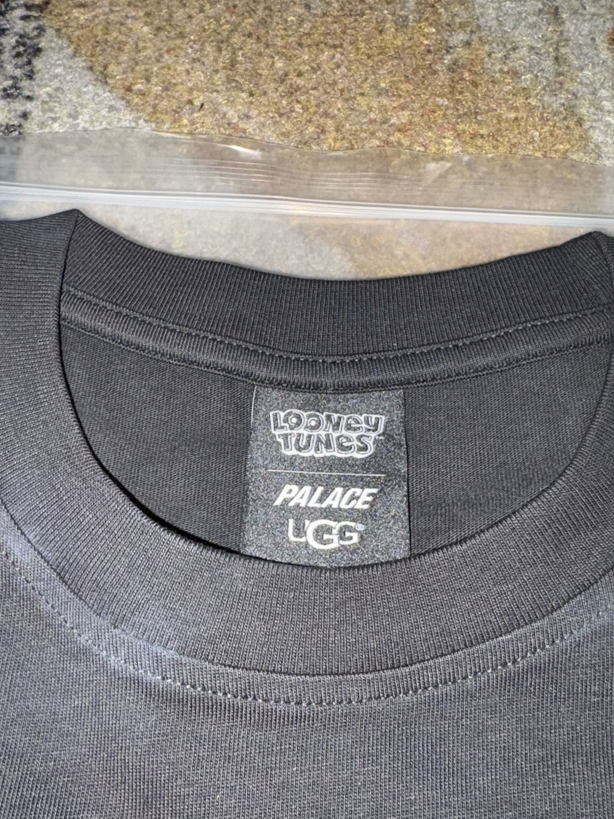 Palace × Ugg Palace x UGG x Looney Tunes Palath T-Shirt Black Size US M / EU 48-50 / 2 - 3 Thumbnail