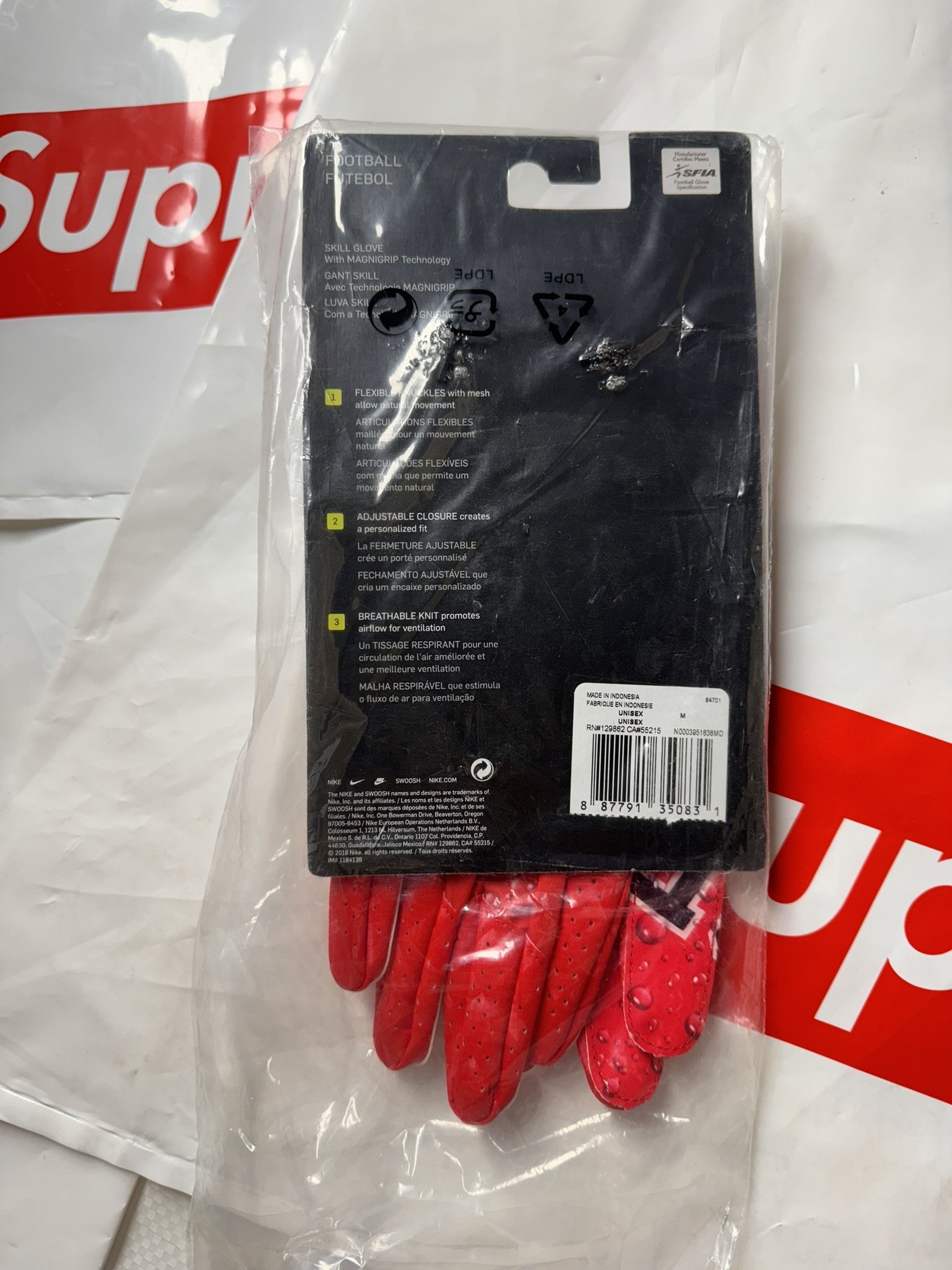 グローブ supreme nike Vapor jet 4.0 gloves M size Supreme Nike Vapor Jet 4.0 Football Gloves Black - FW18 - US