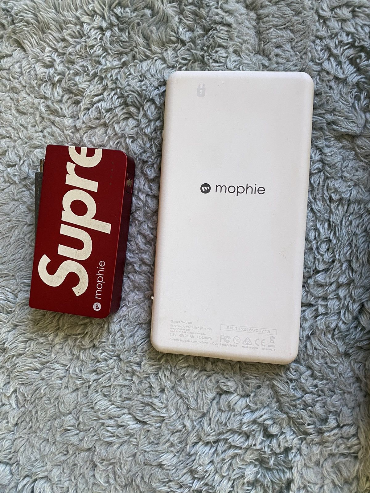 Supreme Supreme X Mophie power station mini charger and keychain Size ONE SIZE - 7 Thumbnail