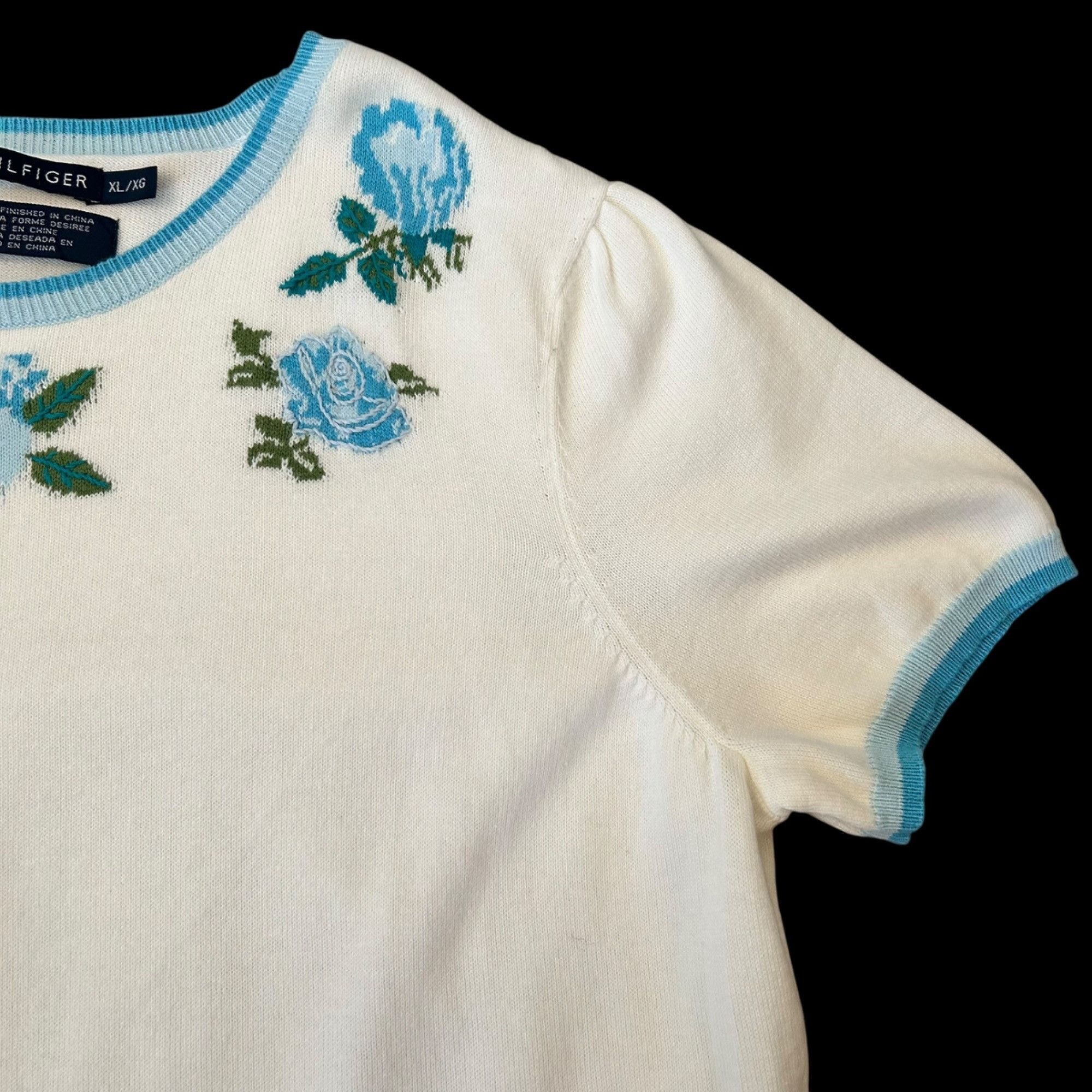 Tommy Hilfiger Vintage Tommy Hilfiger Embroidered Blue Roses Sweater Tee XL Size XL / US 12-14 / IT 48-50 - 4 Thumbnail