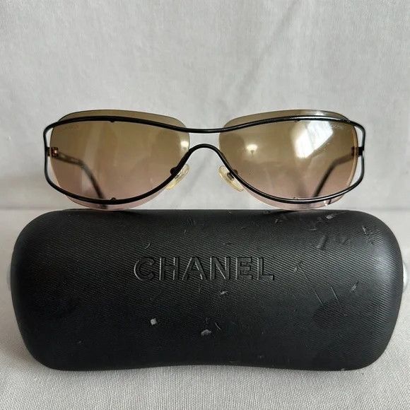 CHANEL サングラス Chanel × Vintage Chanel 4024 Sunglasses vintage Big logo
