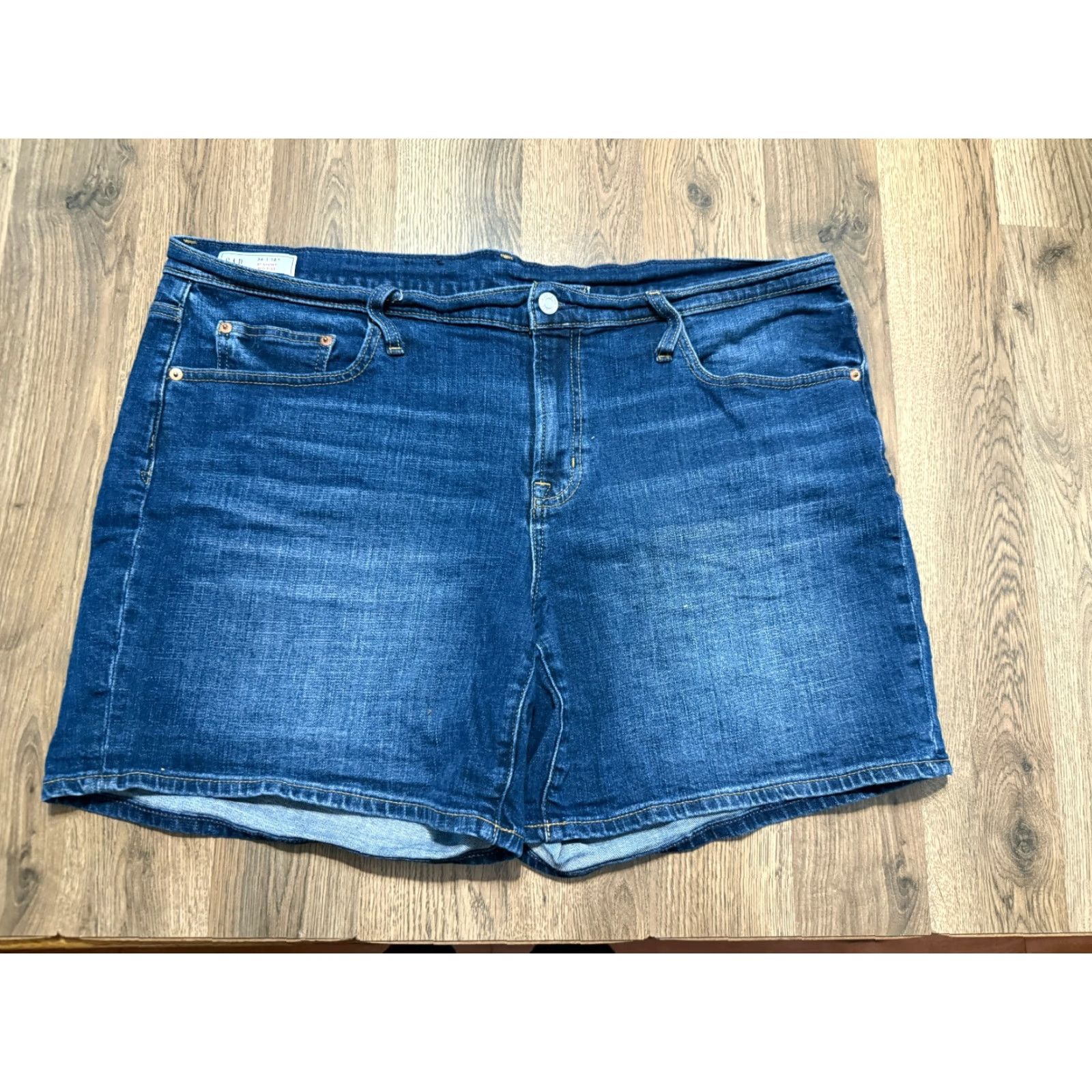 Gap GAP Jeans Shorts Women's 18R Blue Denim Casual 5" Short Mid Rise Bermuda 5-Pocket Design Womens Size 40" / US 18 - 2 Thumbnail
