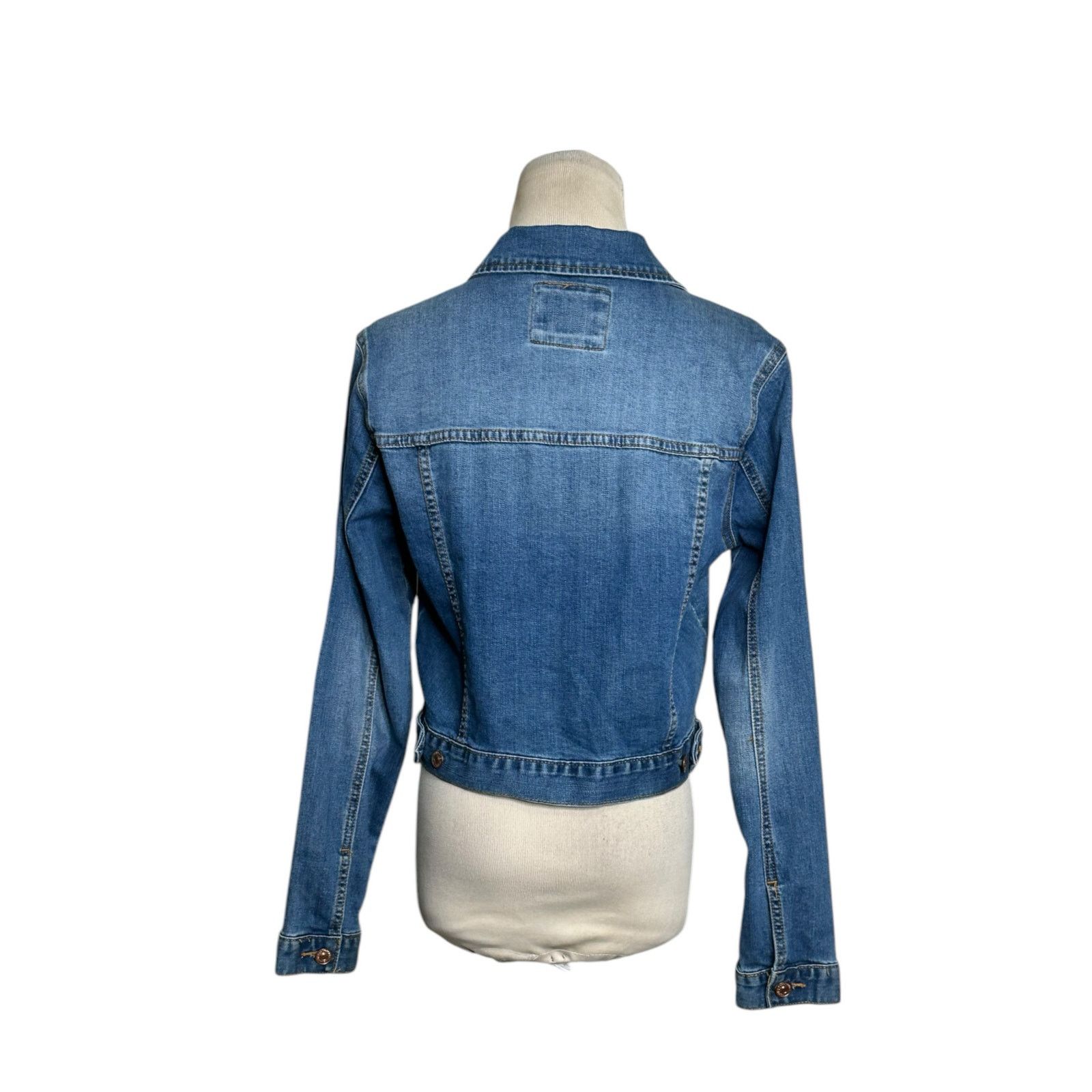 Forever 21 Forever 21 blue denim long sleeves button jean jacket size M Size M / US 6-8 / IT 42-44 - 11 Thumbnail