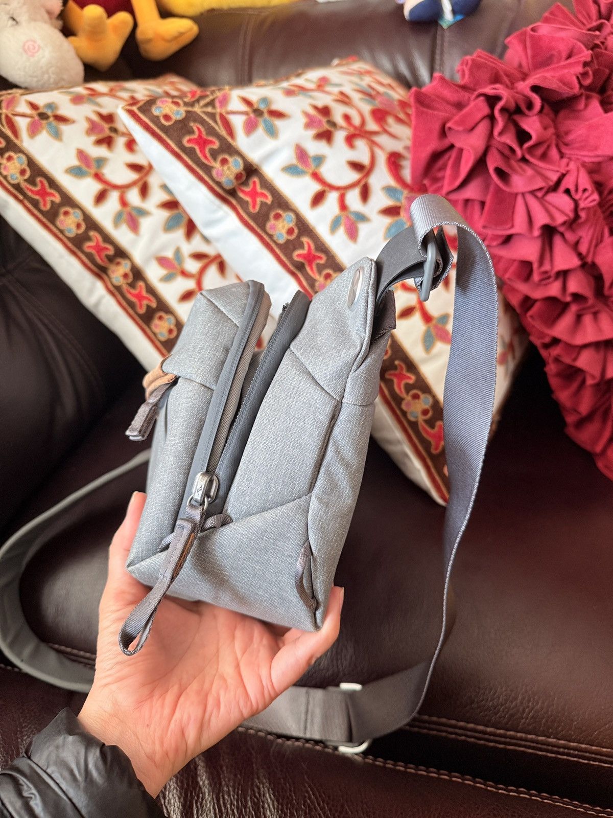 Other Peak Design Ash Gray Everyday Sling 3L Camera Bag Size ONE SIZE - 2 Thumbnail