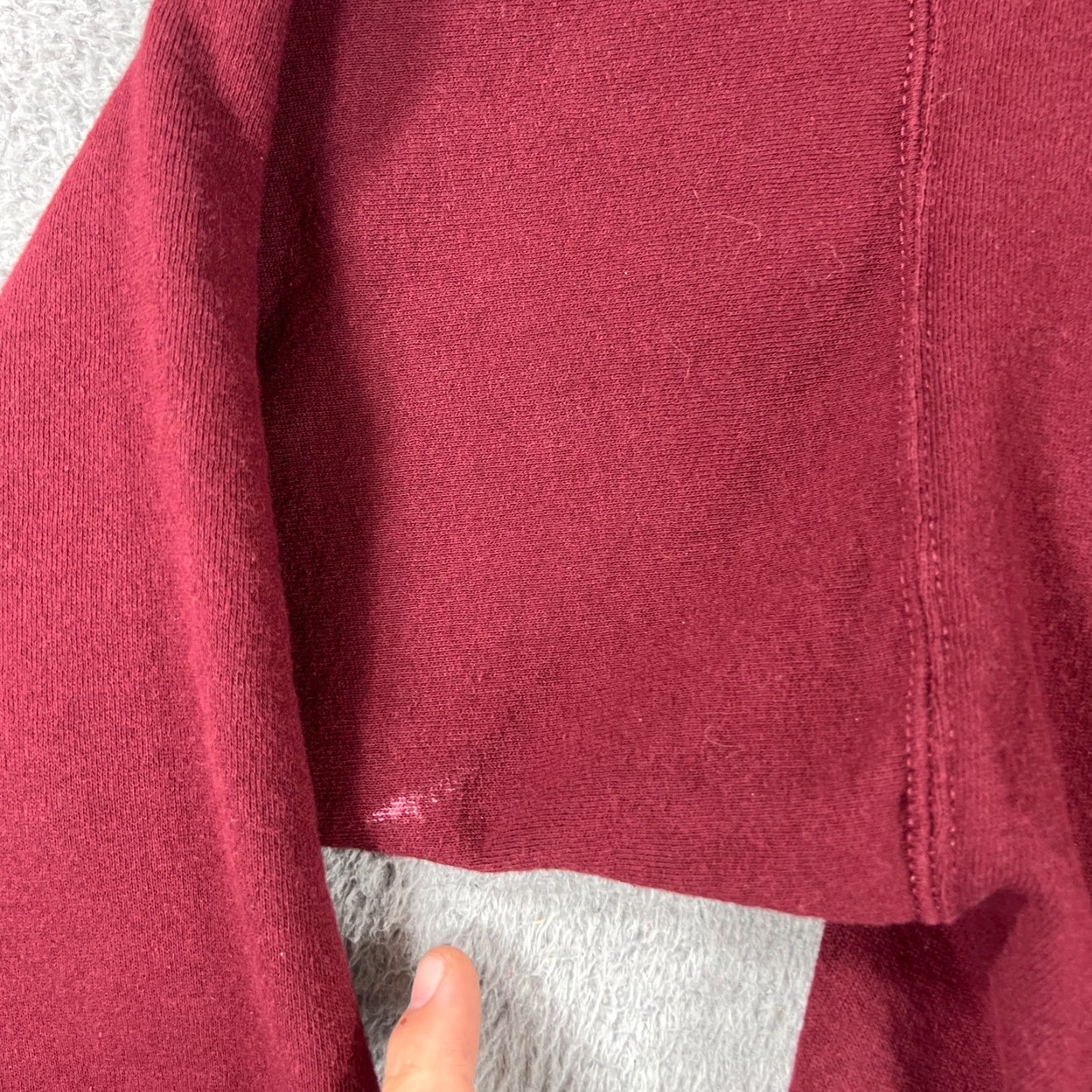Vintage VINTAGE Handcuffs USA Sweatshirt Crew Neck Burgundy Red Medium Unisex Adults Long Sleeve Fleece Pullover USA Theme Size US M / EU 48-50 / 2 - 2 Thumbnail