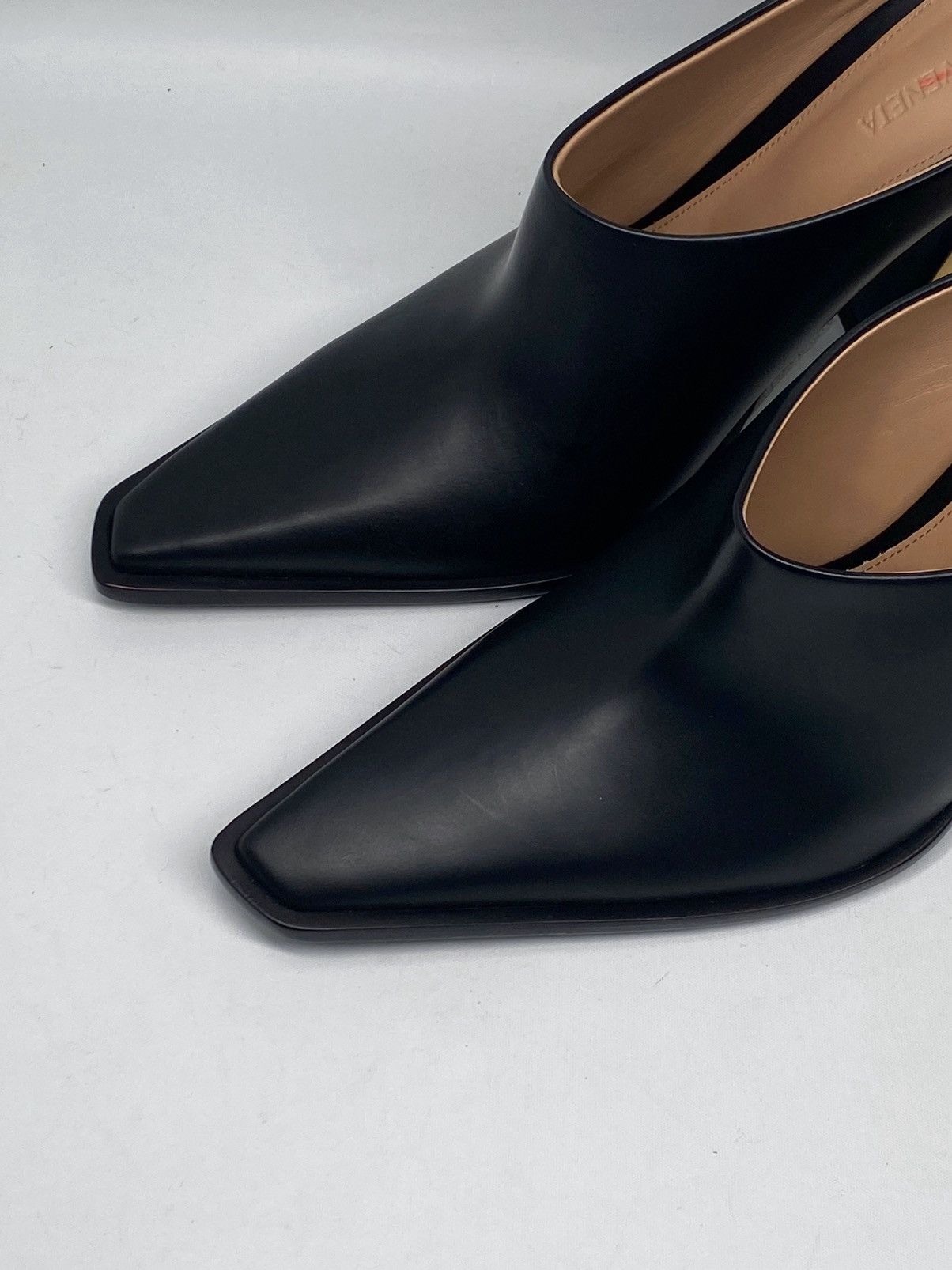 Bottega Veneta Bottega Veneta Tex leather mules size 38 Size US 8 / IT 38 - 8 Thumbnail