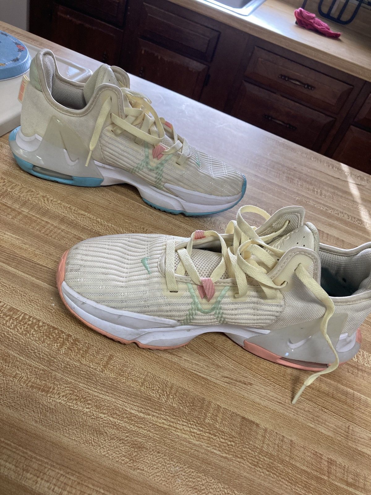 Nike LeBron witness 6 Easter Size US 9.5 / EU 42-43 - 6 Thumbnail