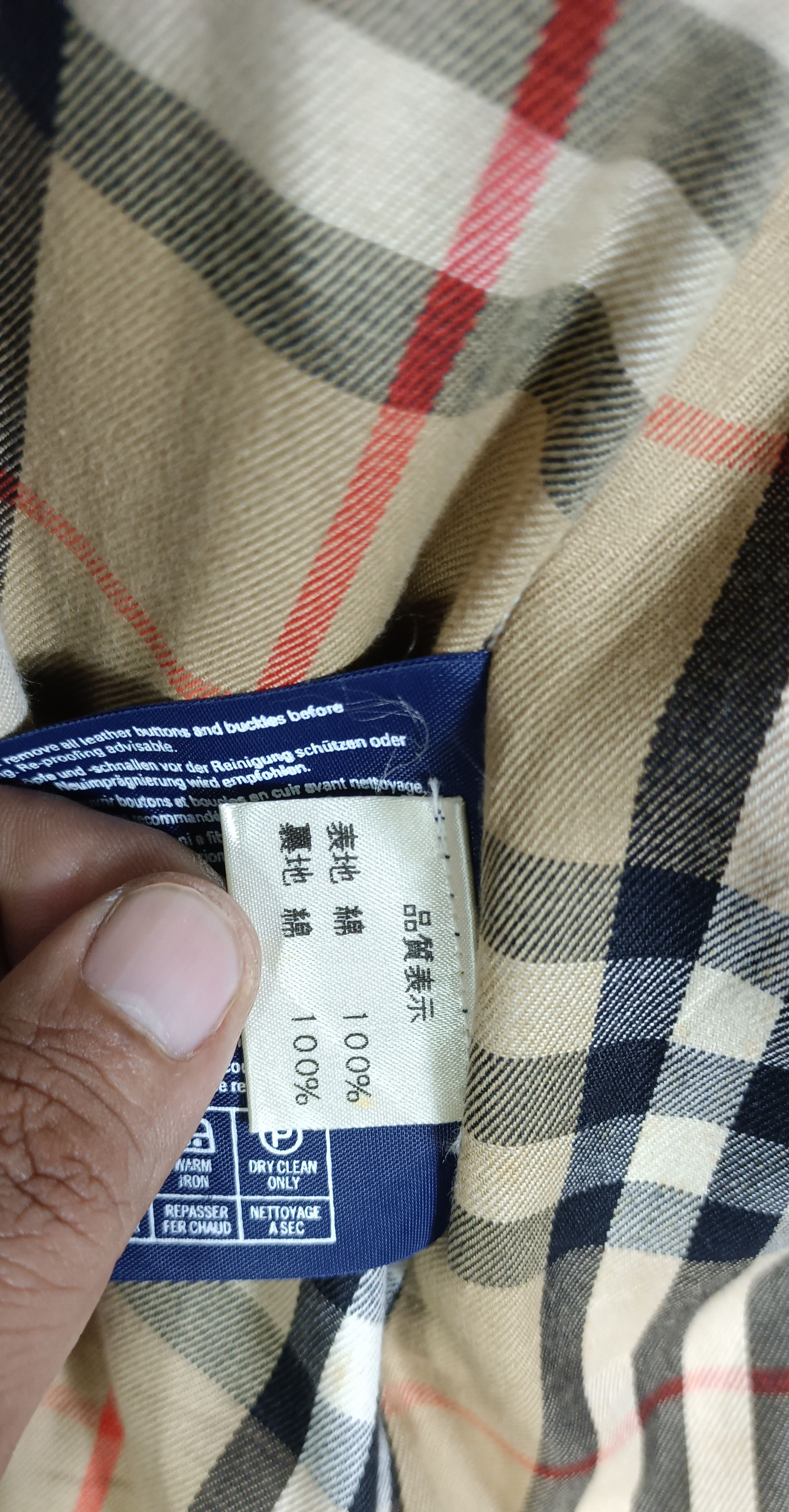 Burberry Vintage Burberrys London Nova Check 46 Short C95B Size US L / EU 52-54 / 3 - 15 Thumbnail