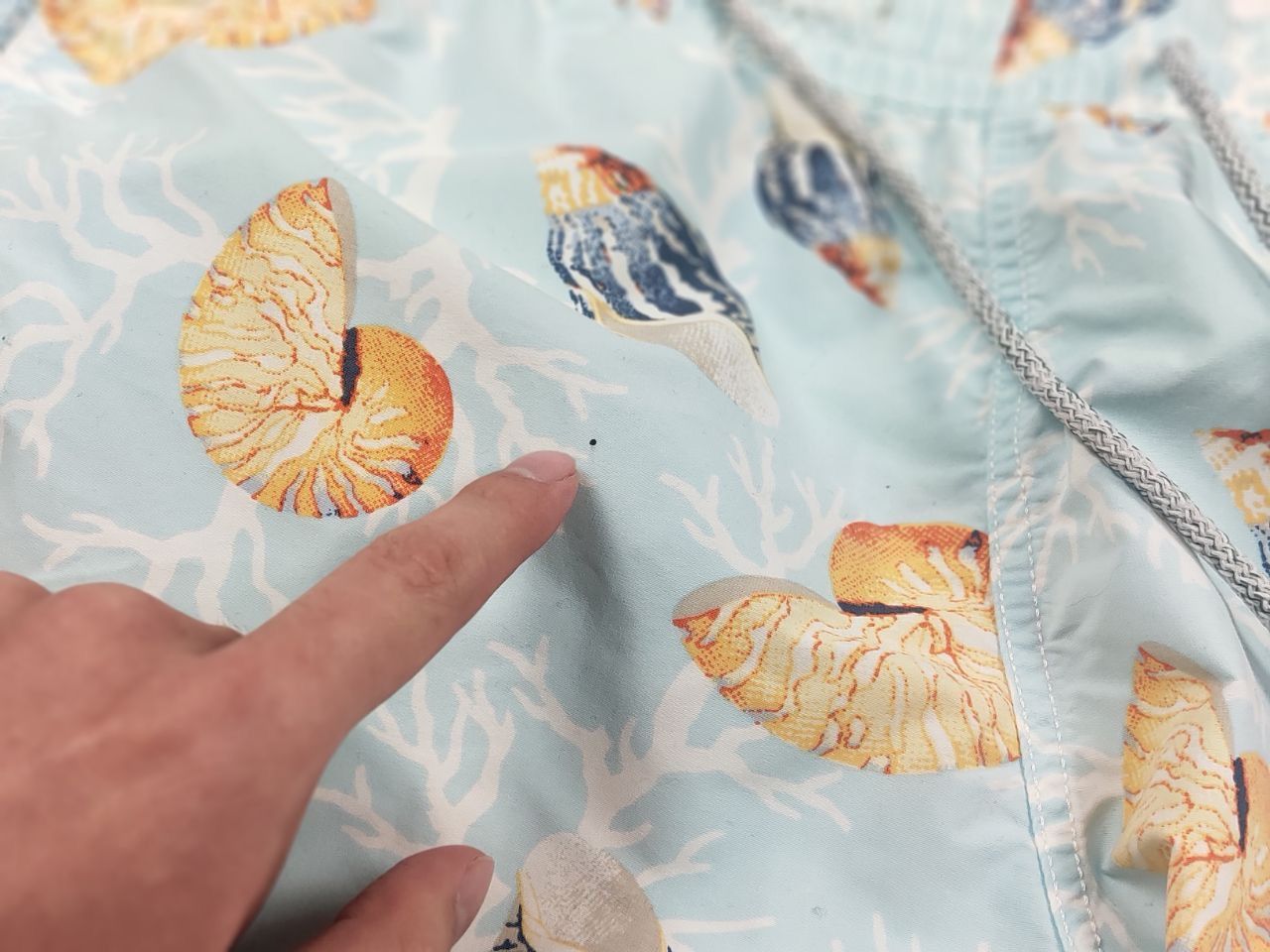 Vilebrequin Vilebrequin Designer Luxury men's Casual Pattern Art Shorts Size US 34 / EU 50 - 16 Thumbnail