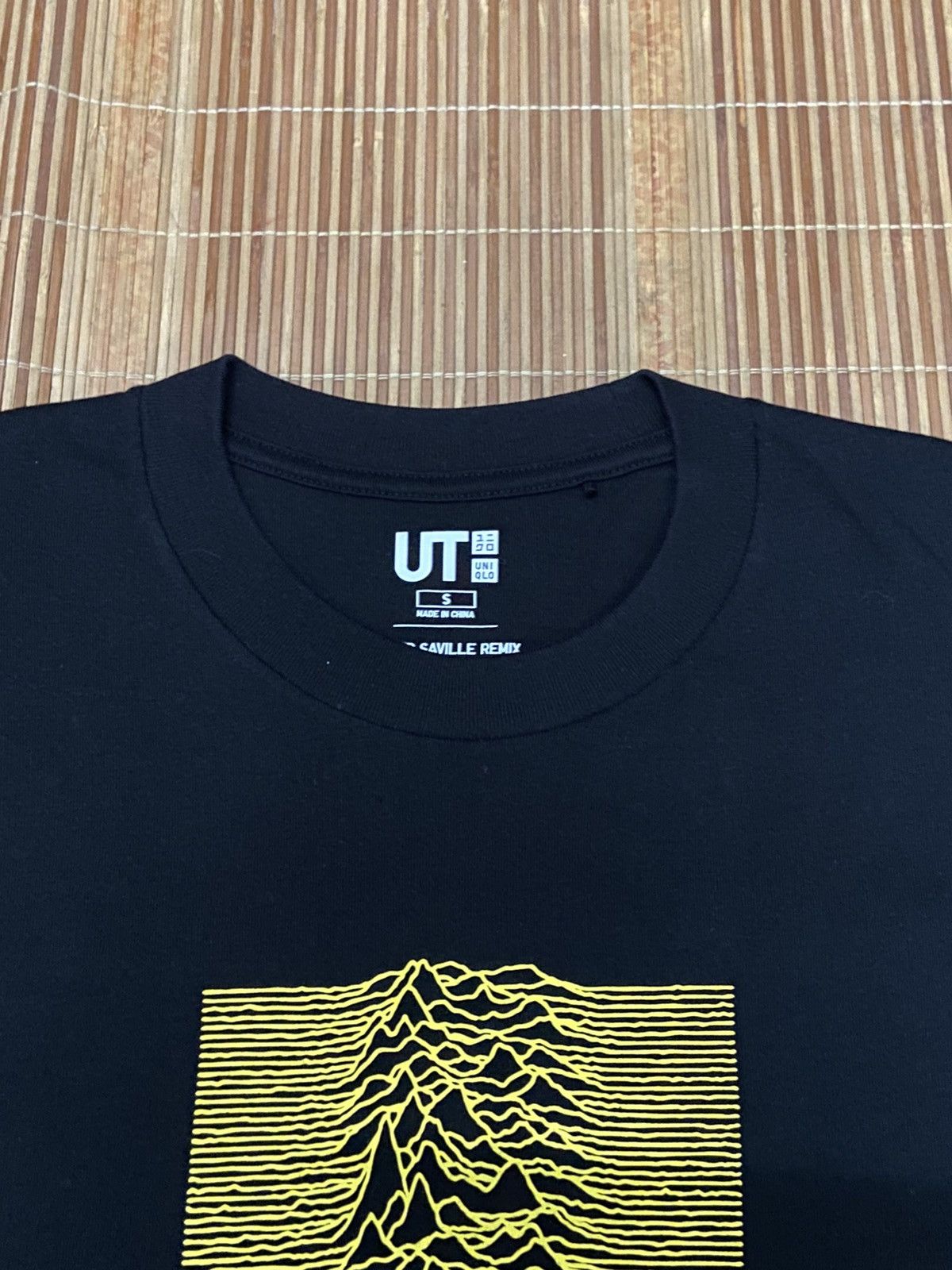 Band Tees × Uniqlo PETER SAVILLE JOY DIVISION TEE Size US S / EU 44-46 / 1 - 10 Thumbnail