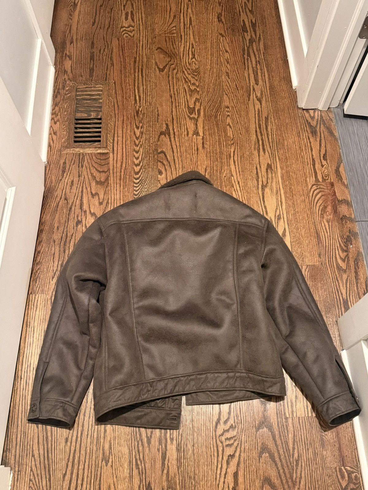 Abercrombie & Fitch Brown leather jacket with fleece lining Large, vegan suede Size US L / EU 52-54 / 3 - 4 Thumbnail