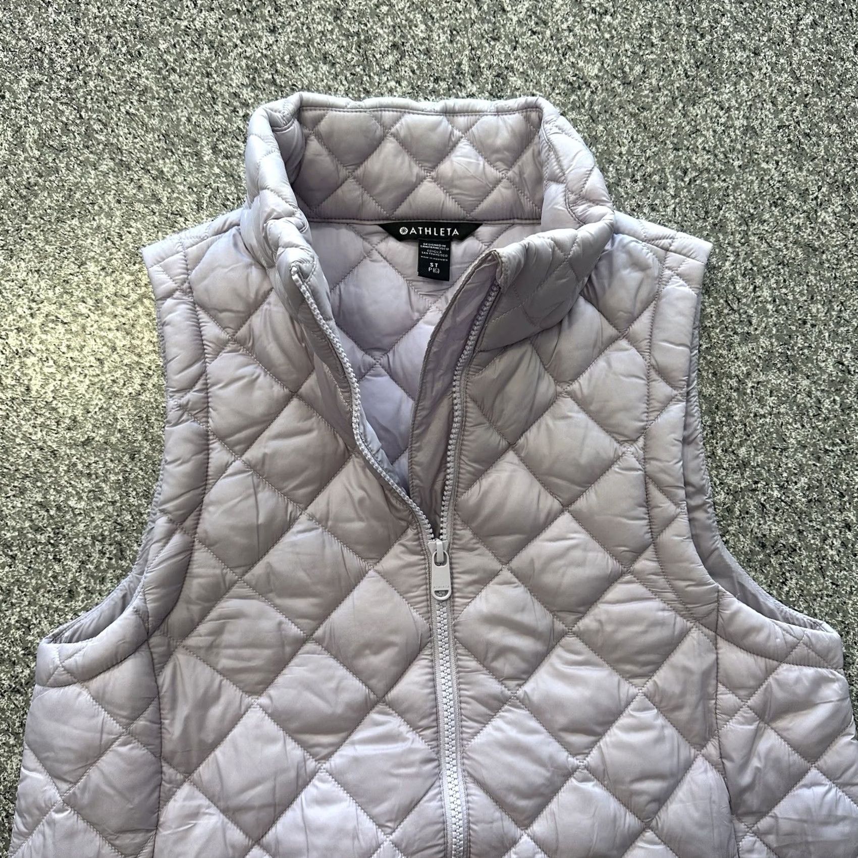 Athleta Athleta Vest Womens S Tall Whisper Featherless Gilet Quilted Puffer Lavender Vest Tall Purple Lightweight Wind-Resistant Zip Brn - Mens Women Girls Size S / US 4 / IT 40 - 2 Thumbnail