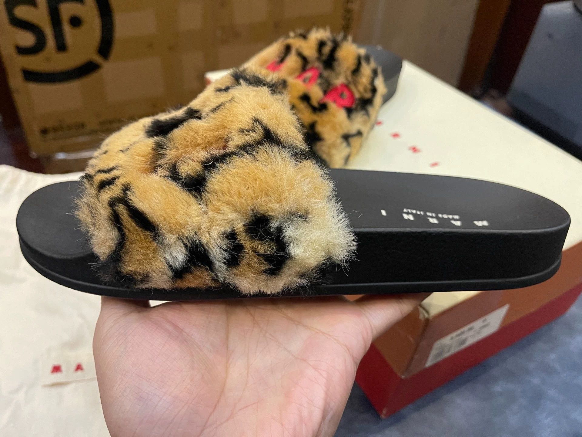 Marni Marni Leopard Print Fur Slippers 42 Size US 9 / EU 42 - 2 Thumbnail